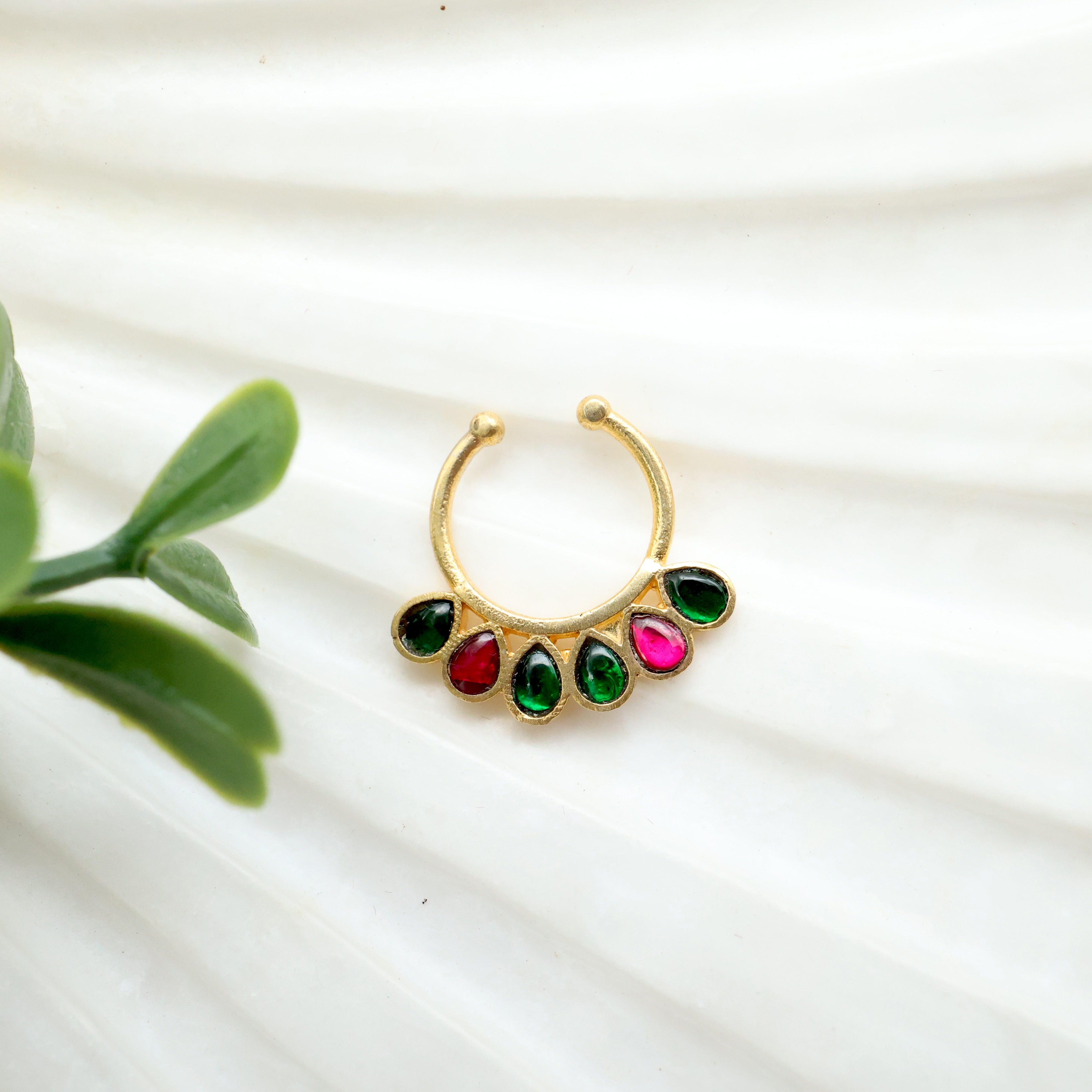 ANTIQUE GOLD THILAK DROPS SEPTUM RING - RUBY & GREEN