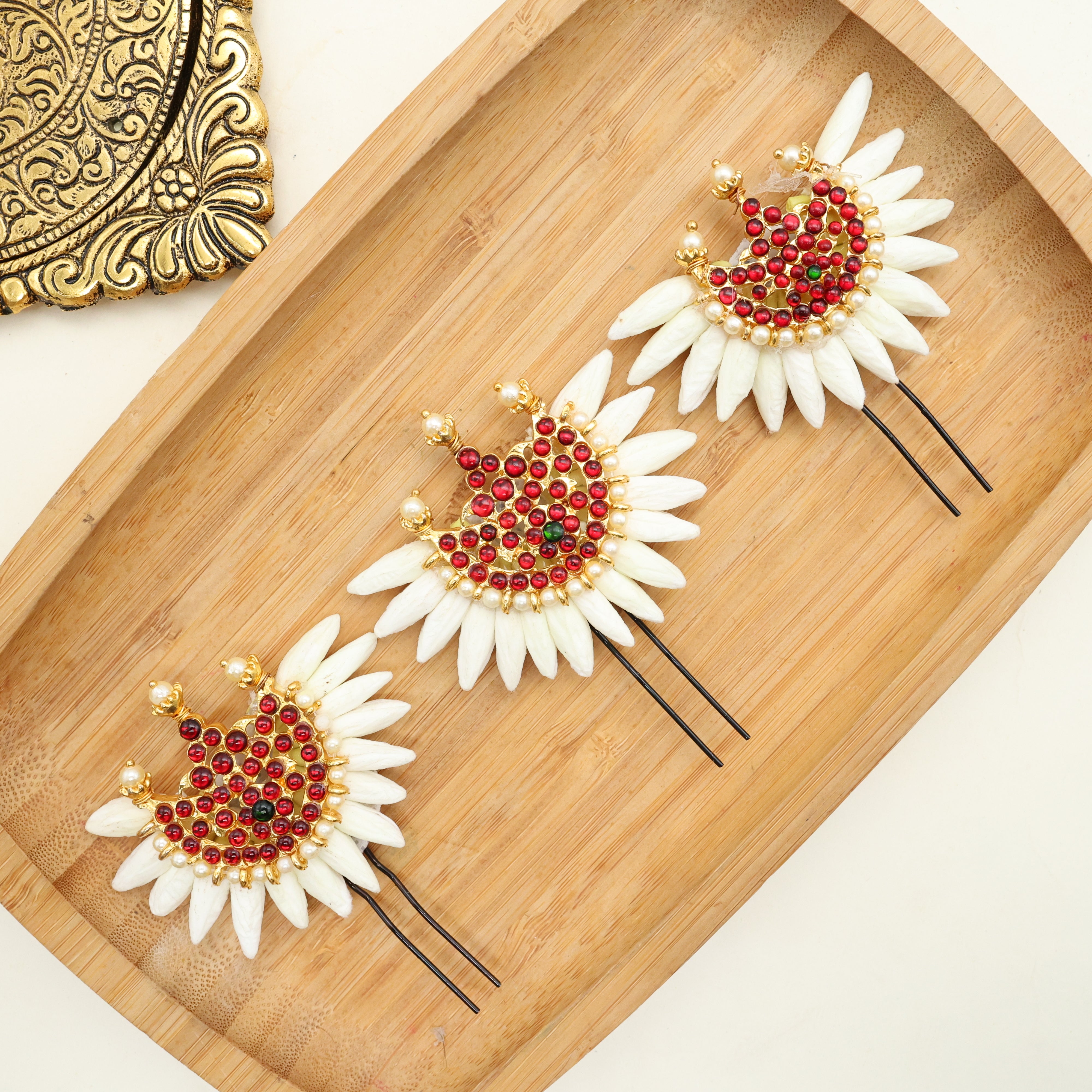 TRADITIONAL KEMP CHAAND MULLA POO U PIN