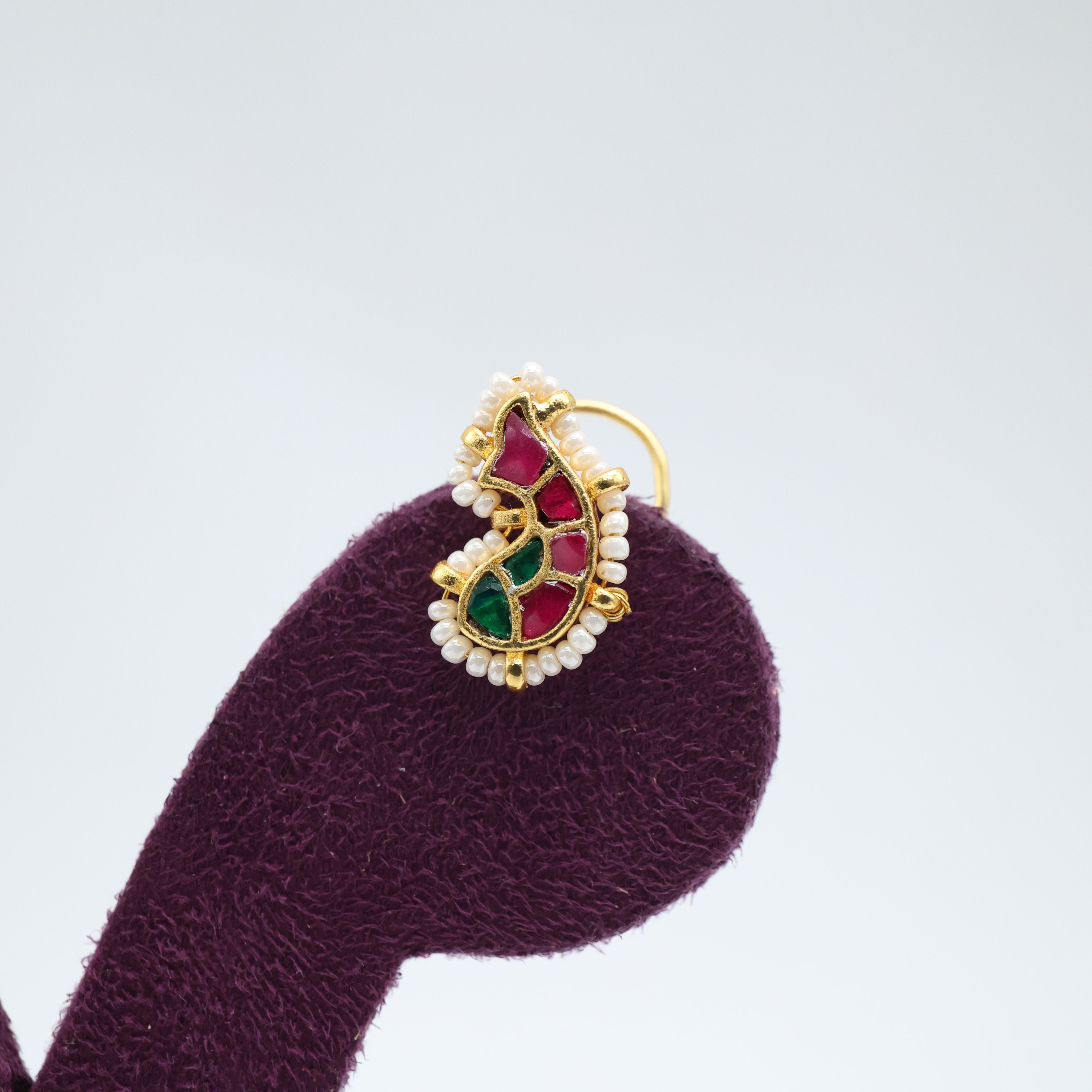 PREMIUM PACHI KUNDAN MEEN WIRED NOSEPIN/NATH - RED & GREEN