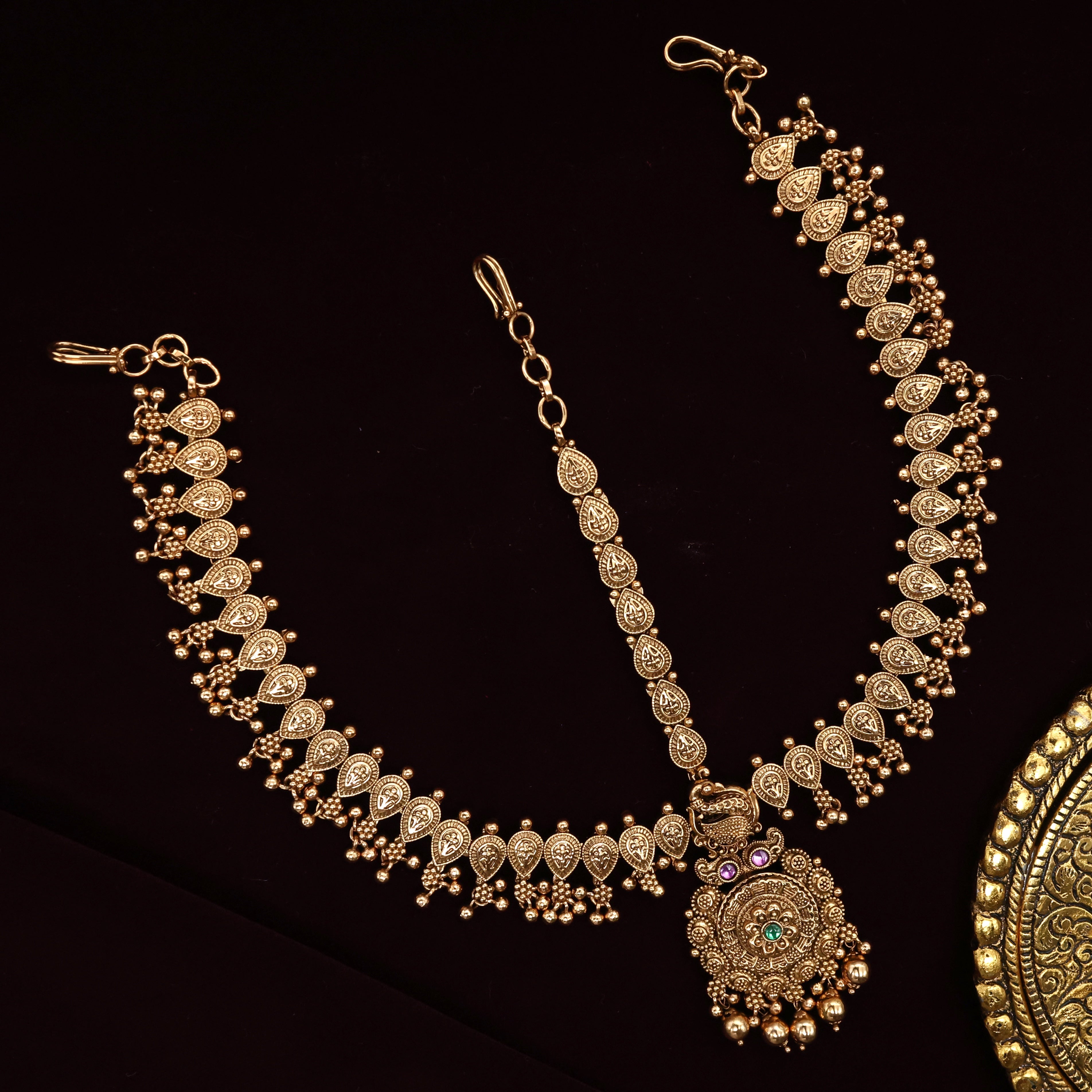 Premium Antique Flower Leaf Bridal Maang Tikka/Nethi Chutti