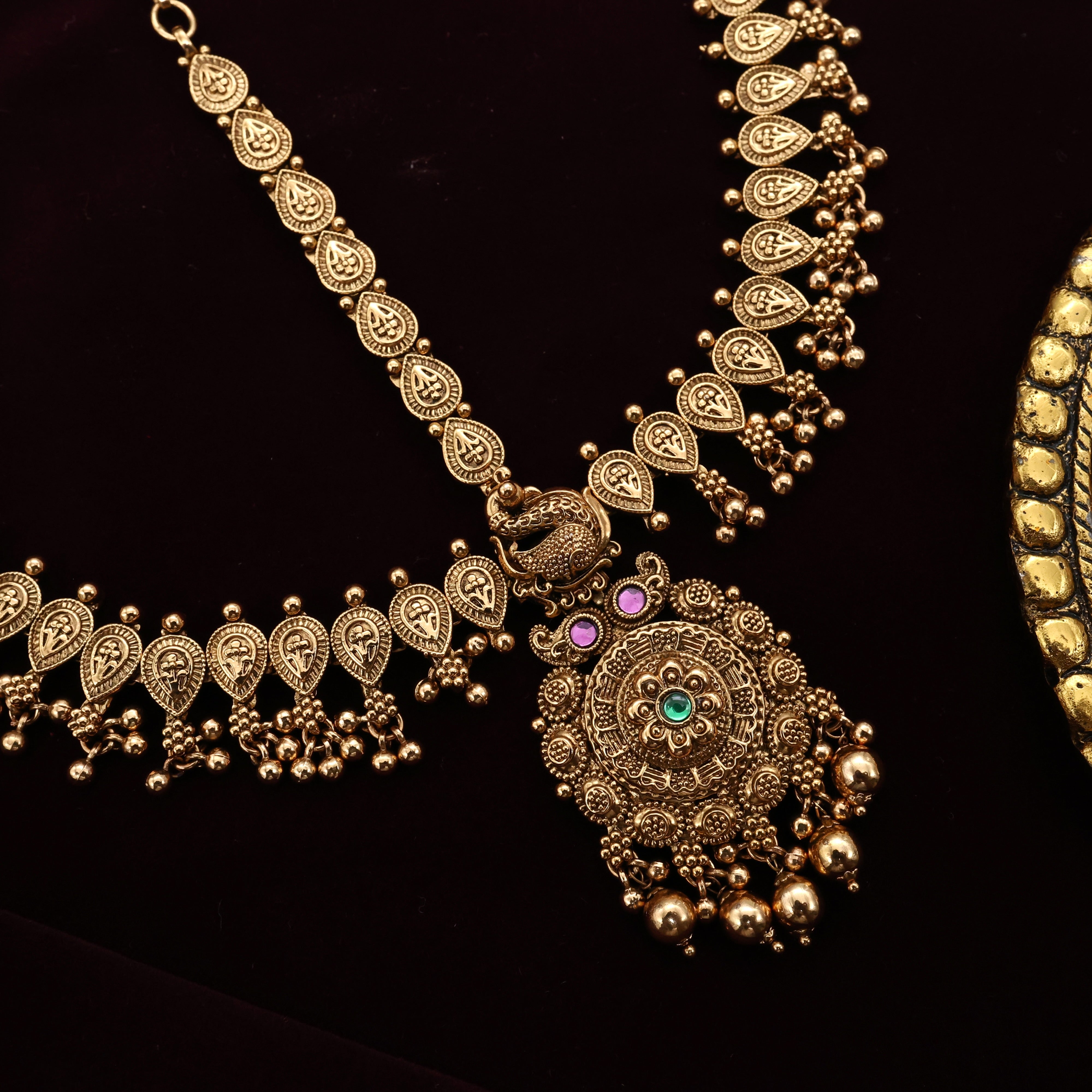Premium Antique Flower Leaf Bridal Maang Tikka/Nethi Chutti