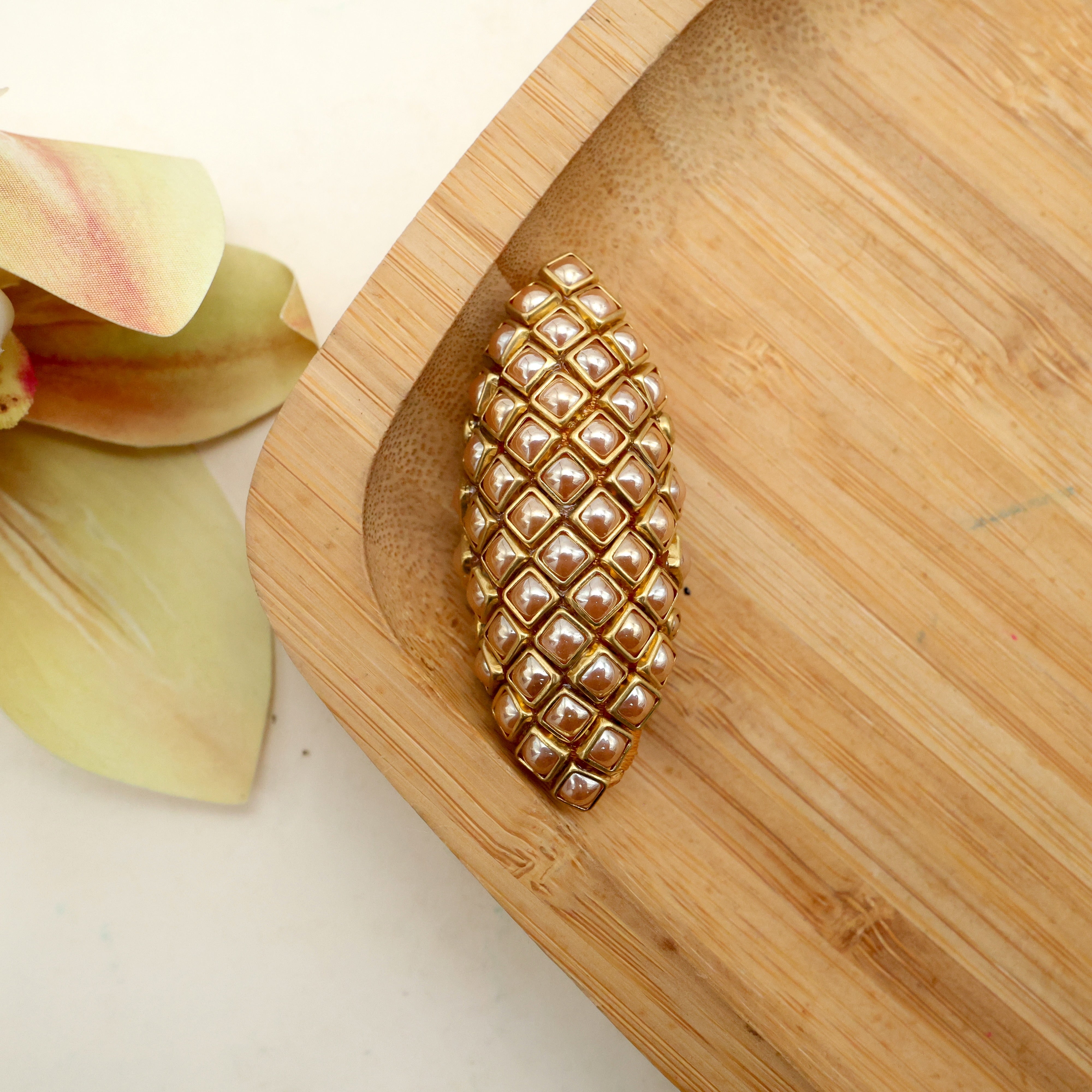 Handmade Silk Thread Kundan Saree Pin