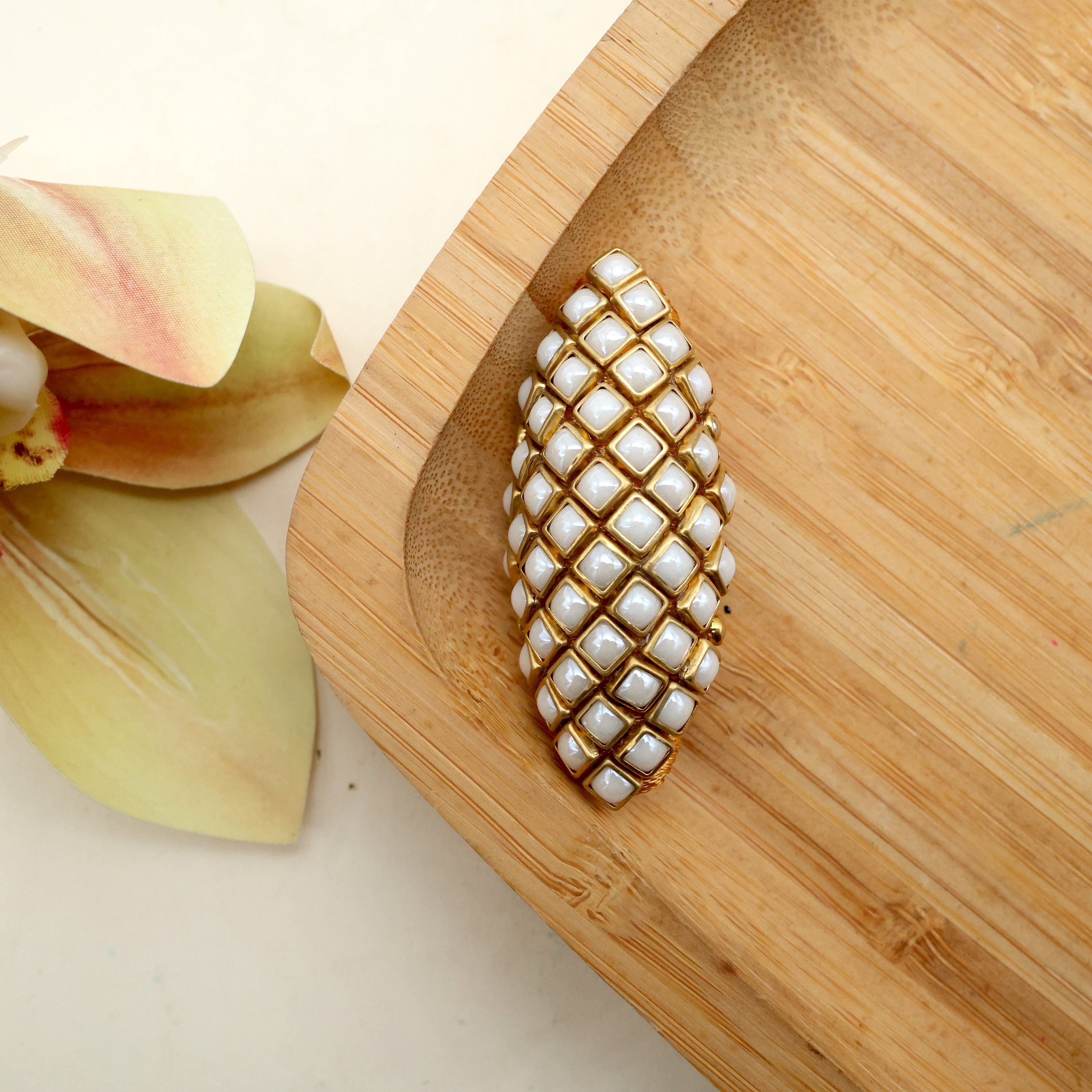 Handmade Silk Thread Kundan Saree Pin