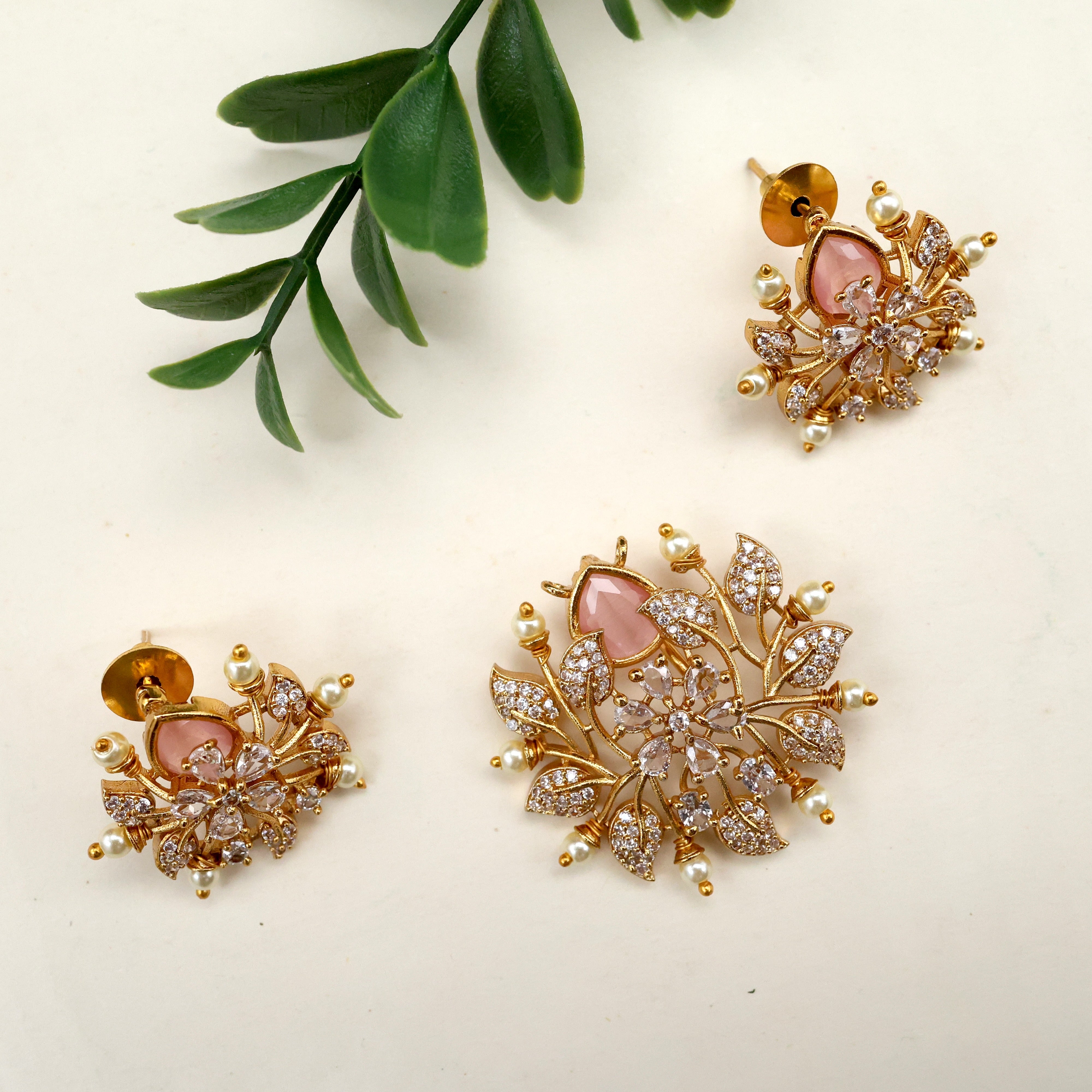 DIAMOND LOOK AD FLOWER PENDANT SET - PEACH