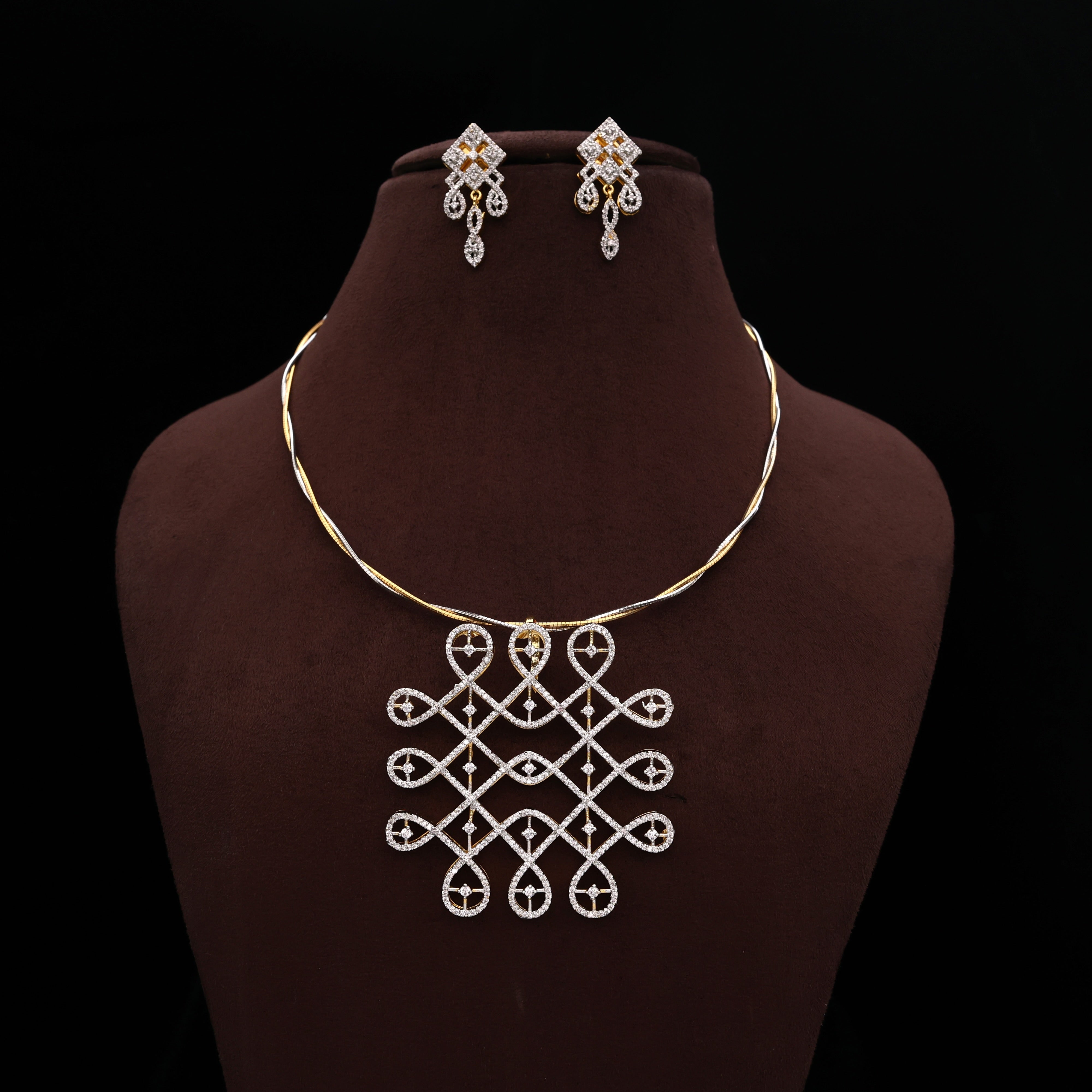 Diamond Look Premium Sikku Kolam Pendant Two Tone Twisted Hasli Set