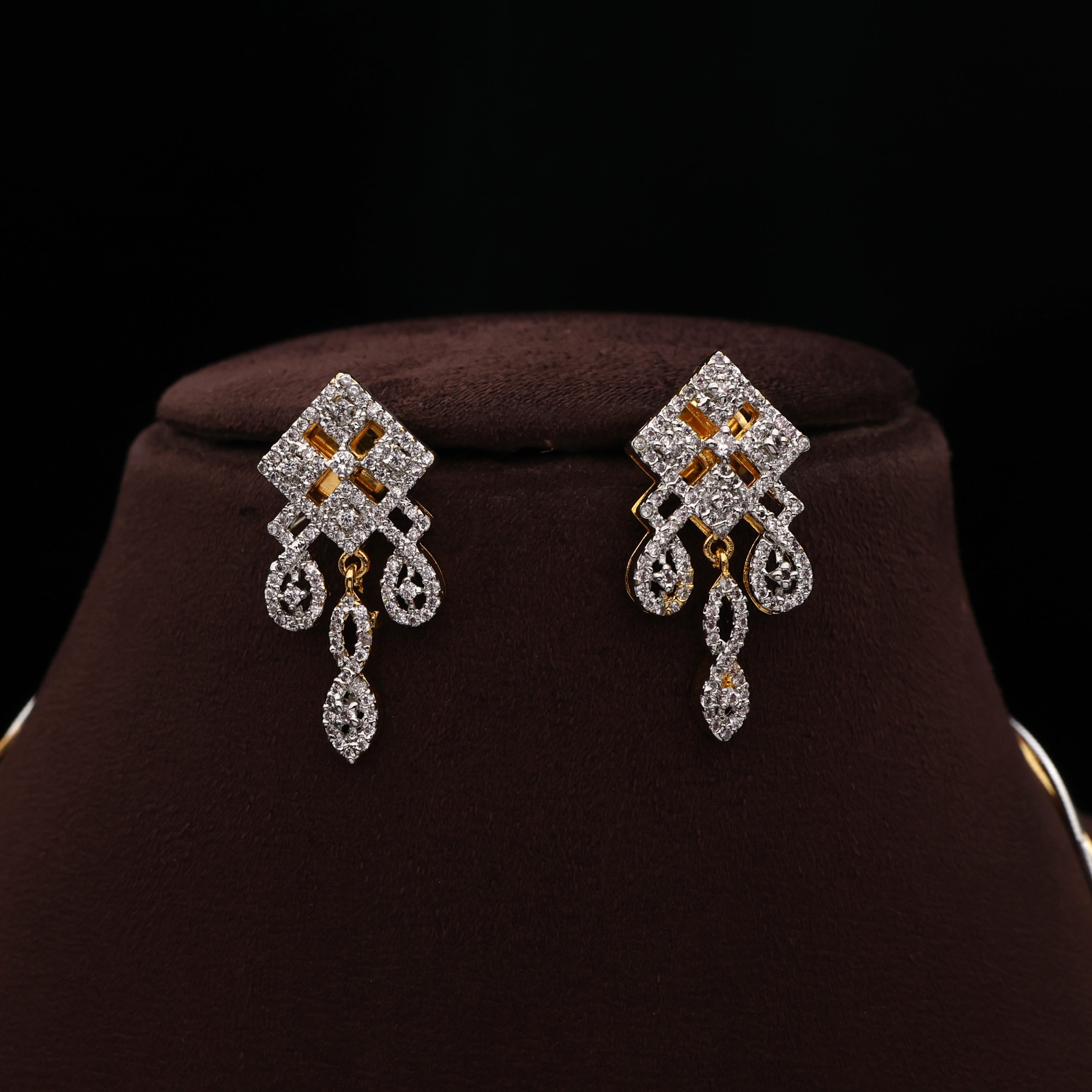 Diamond Look Premium Sikku Kolam Pendant Two Tone Twisted Hasli Set