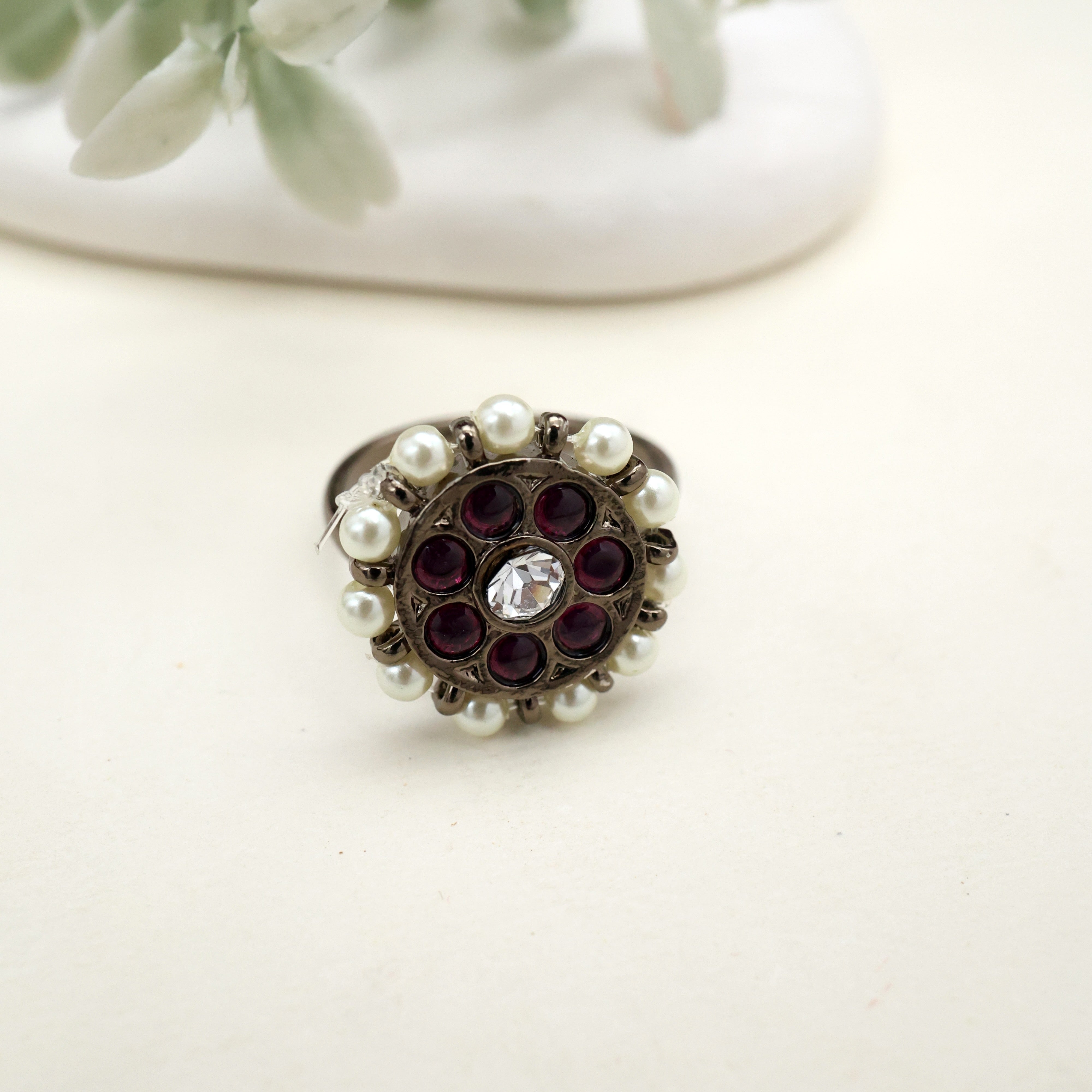 Antique Silver Tone Traditional Real Kemp Medium Round Adjustable Finger Ring