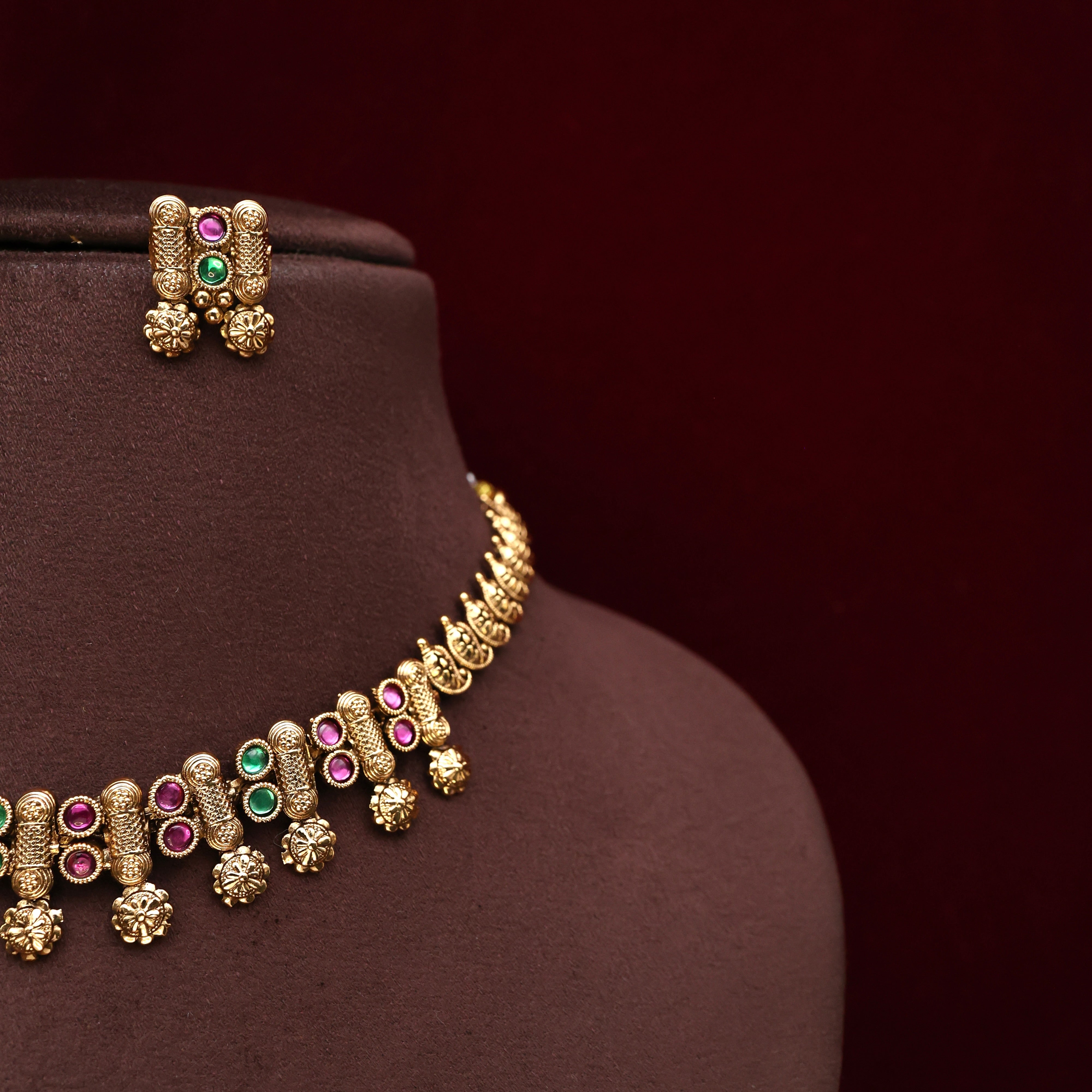 ANTIQUE GOLD DOTS & LINES KEMP NECKLACE SET