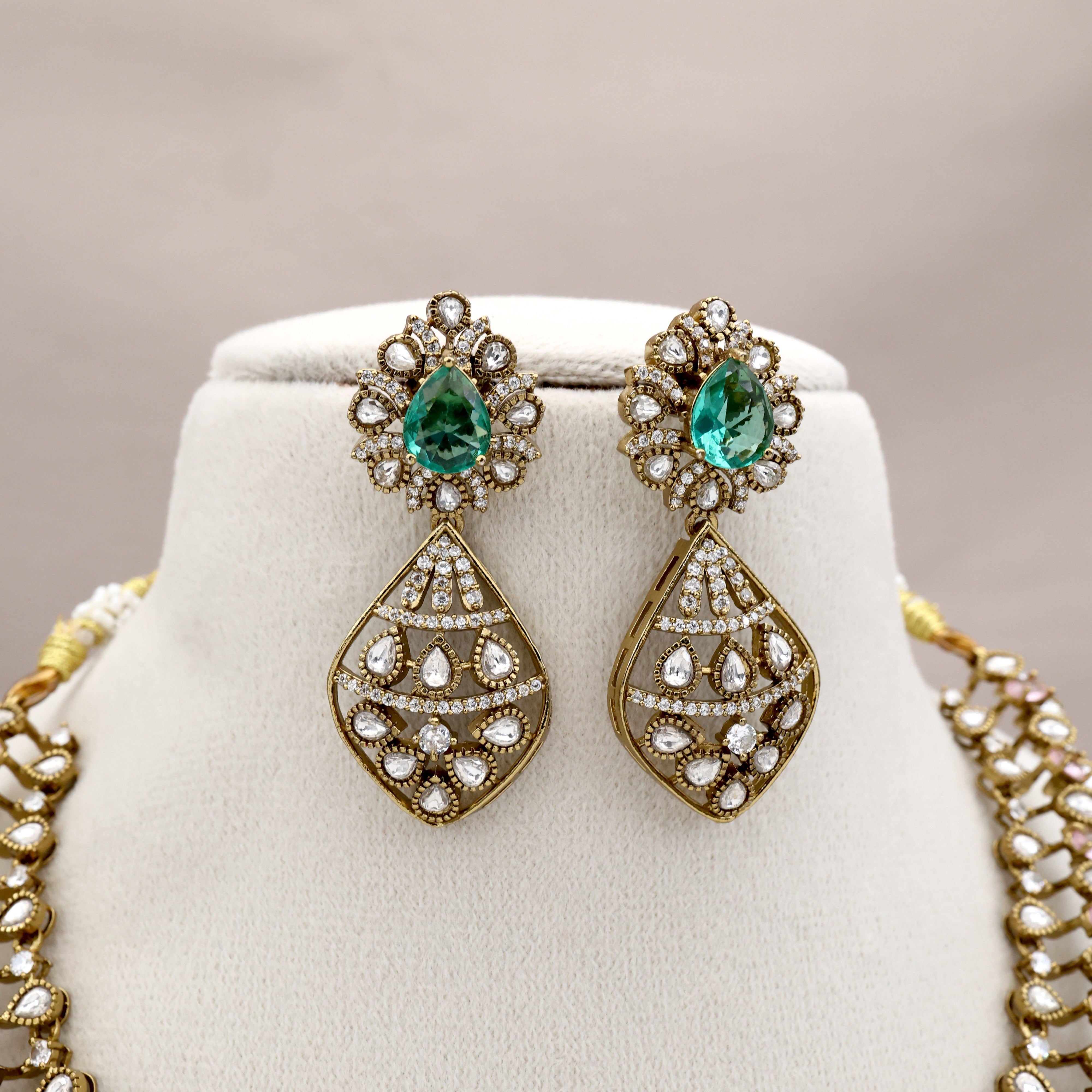 Diamond Look Victorian Bridal Necklace Set - Emerald Blue