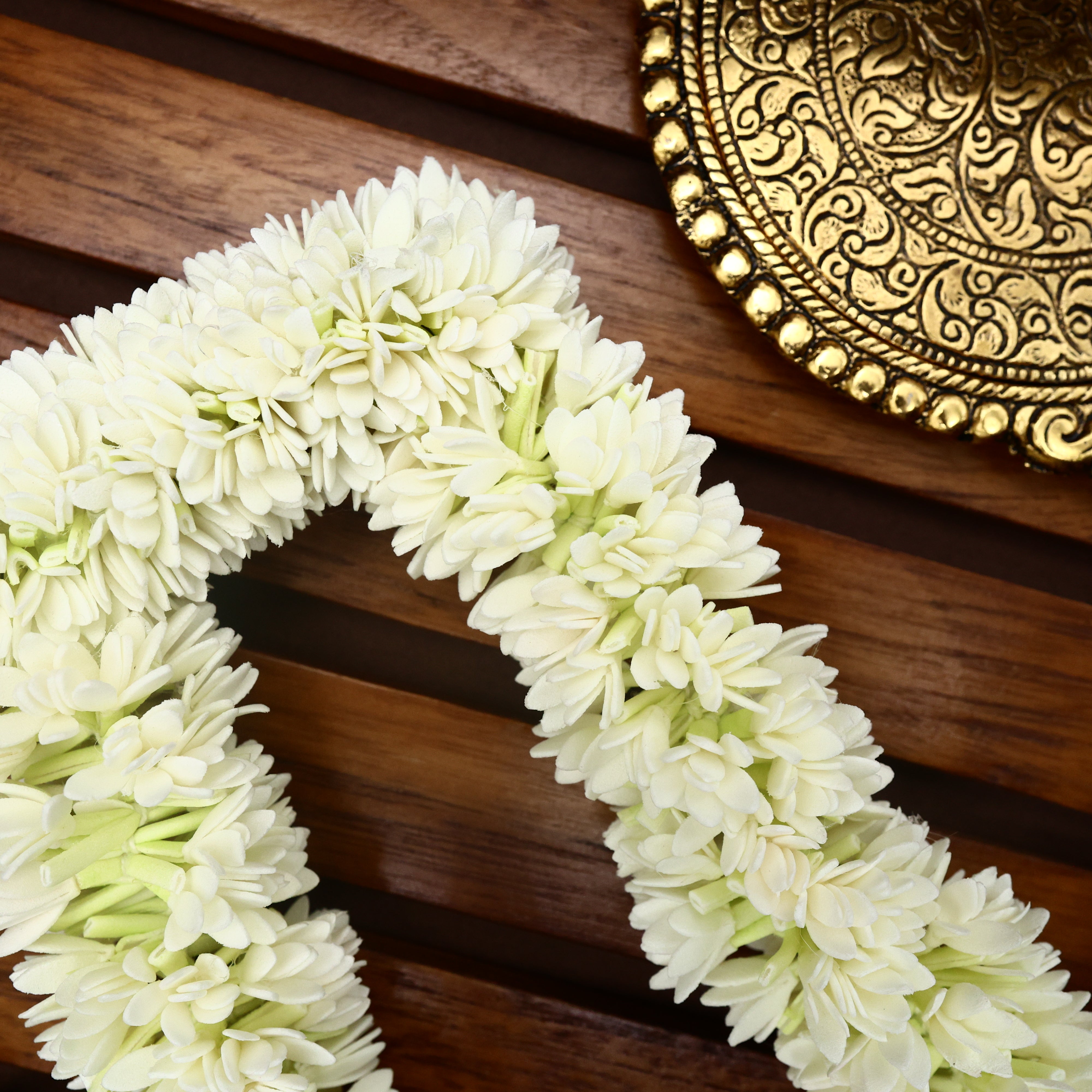 Very Easy to Wear Real Looking Reusable Foam Bloomed Mulla Poo with French Barrette Clip