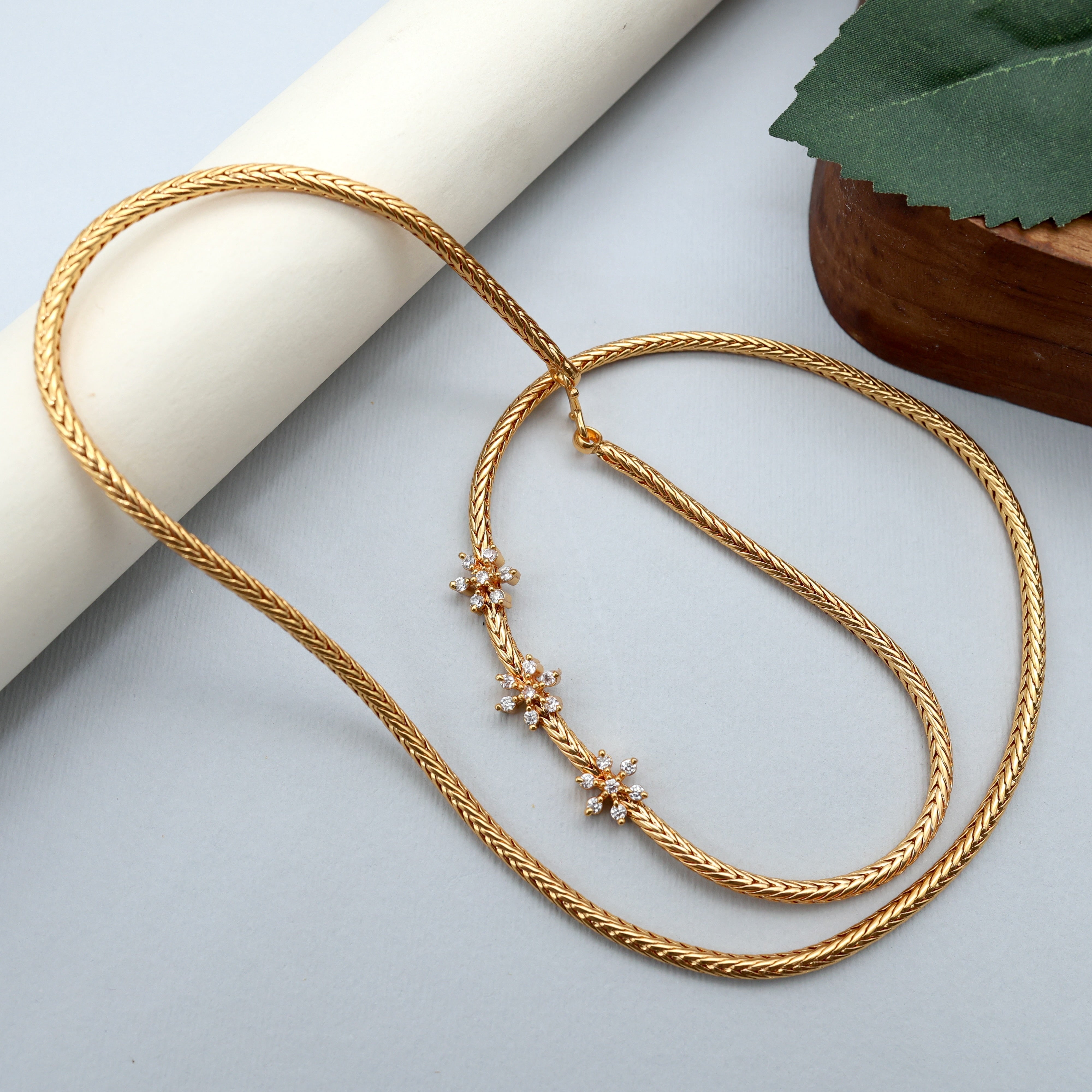 Diamond Look Gold Tone 7 Stone Flower Mugappu/Mogappu Chain