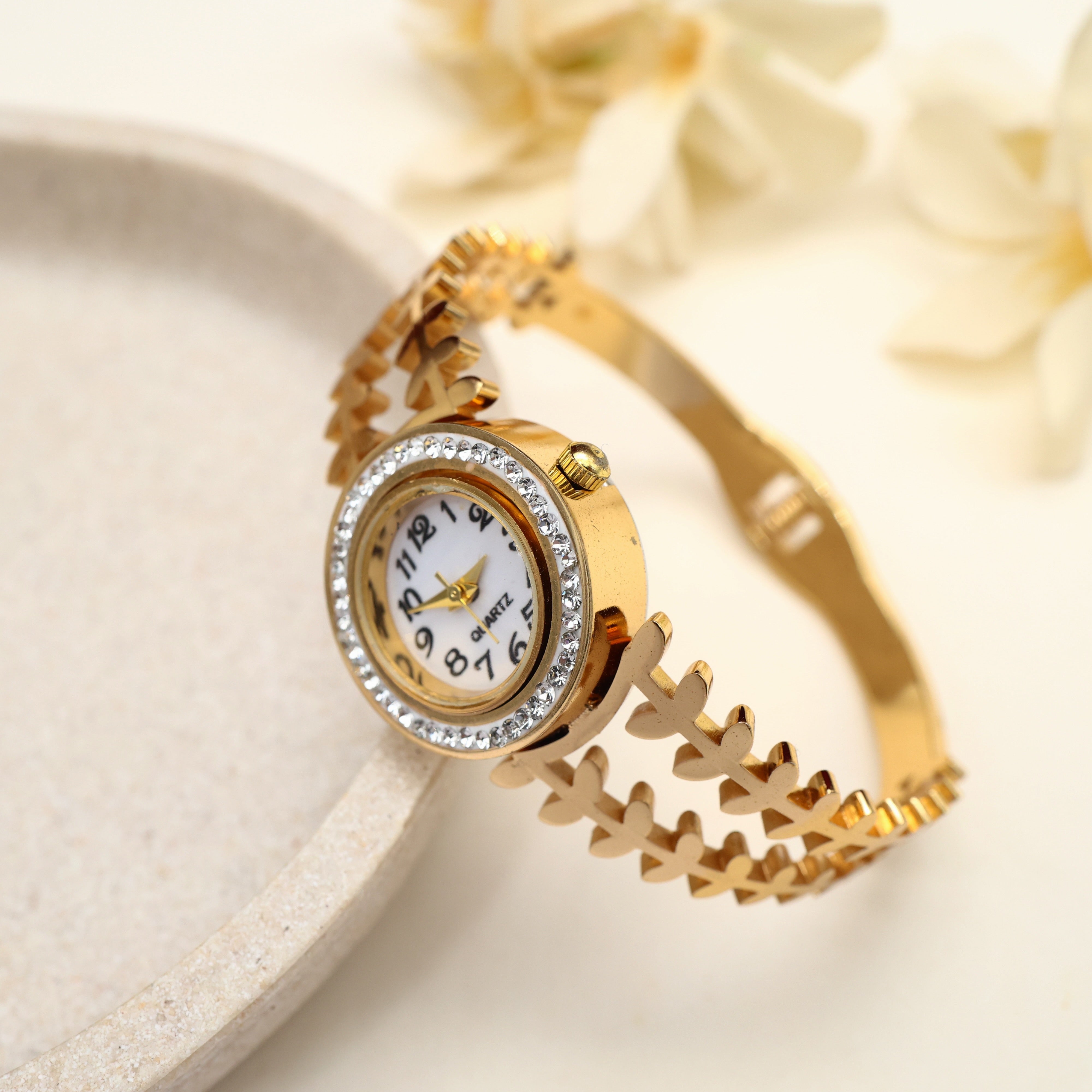 PREMIUM ANTI-TARNISH OPENABLE KADA BRACELET WATCH - 2 LEAF LINE