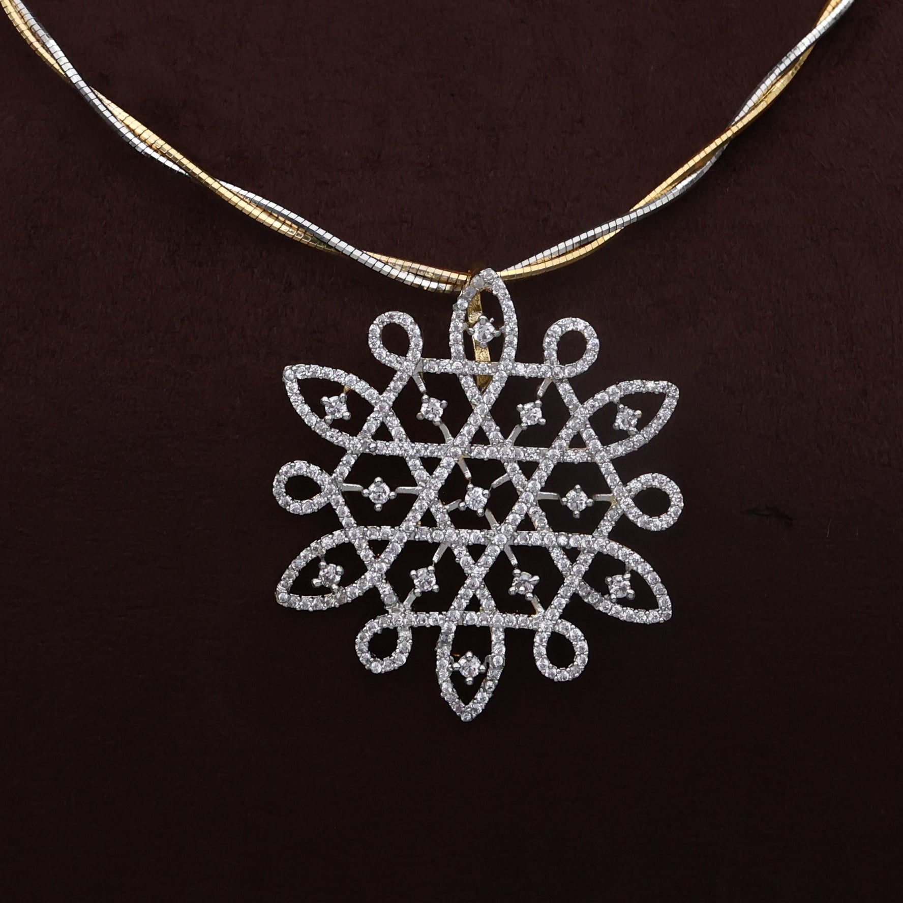 Diamond Look Dotted Kolam Pendant Set with Two Tone Twisted Hasli