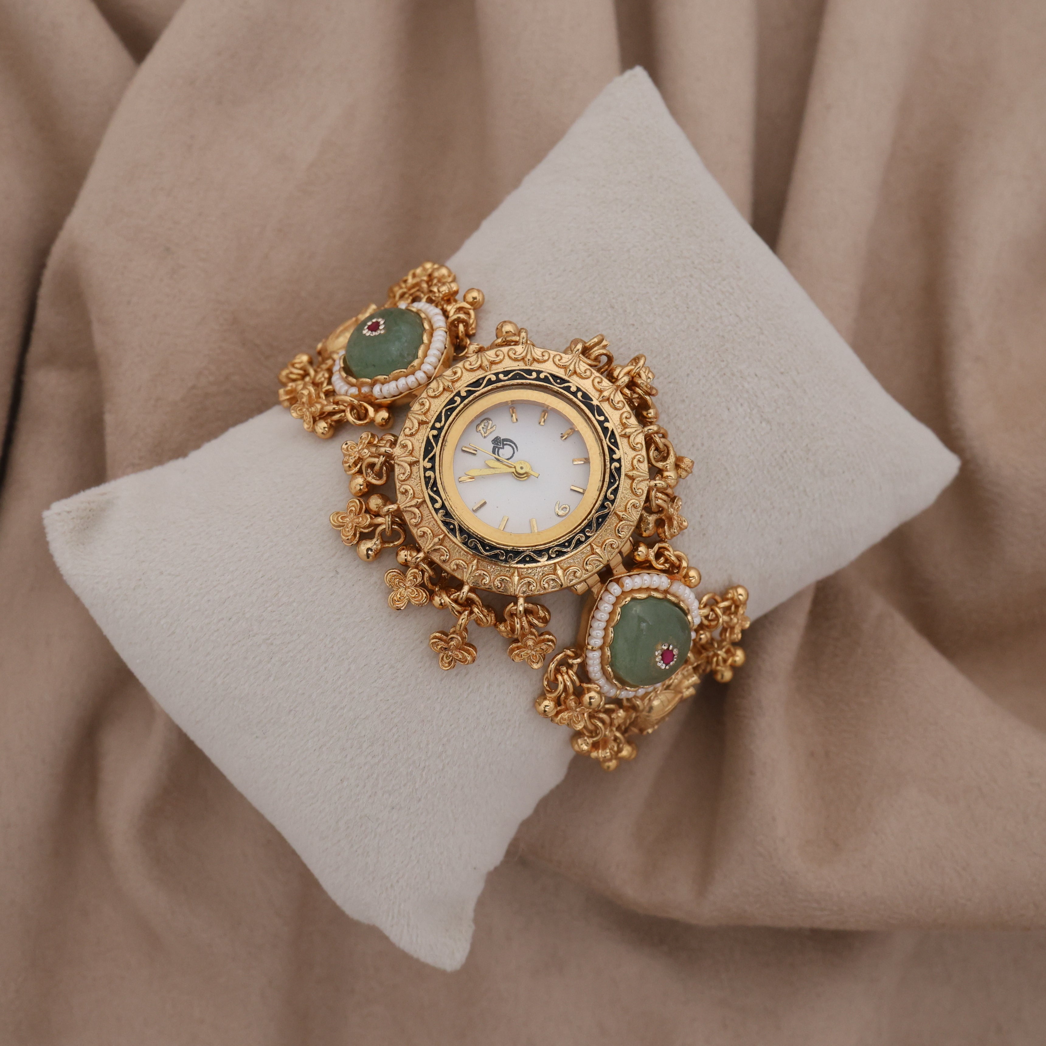 Gold Tone Rich Heritage Elephant Peacock Detailing Kemp Kundan Bracelet Watch