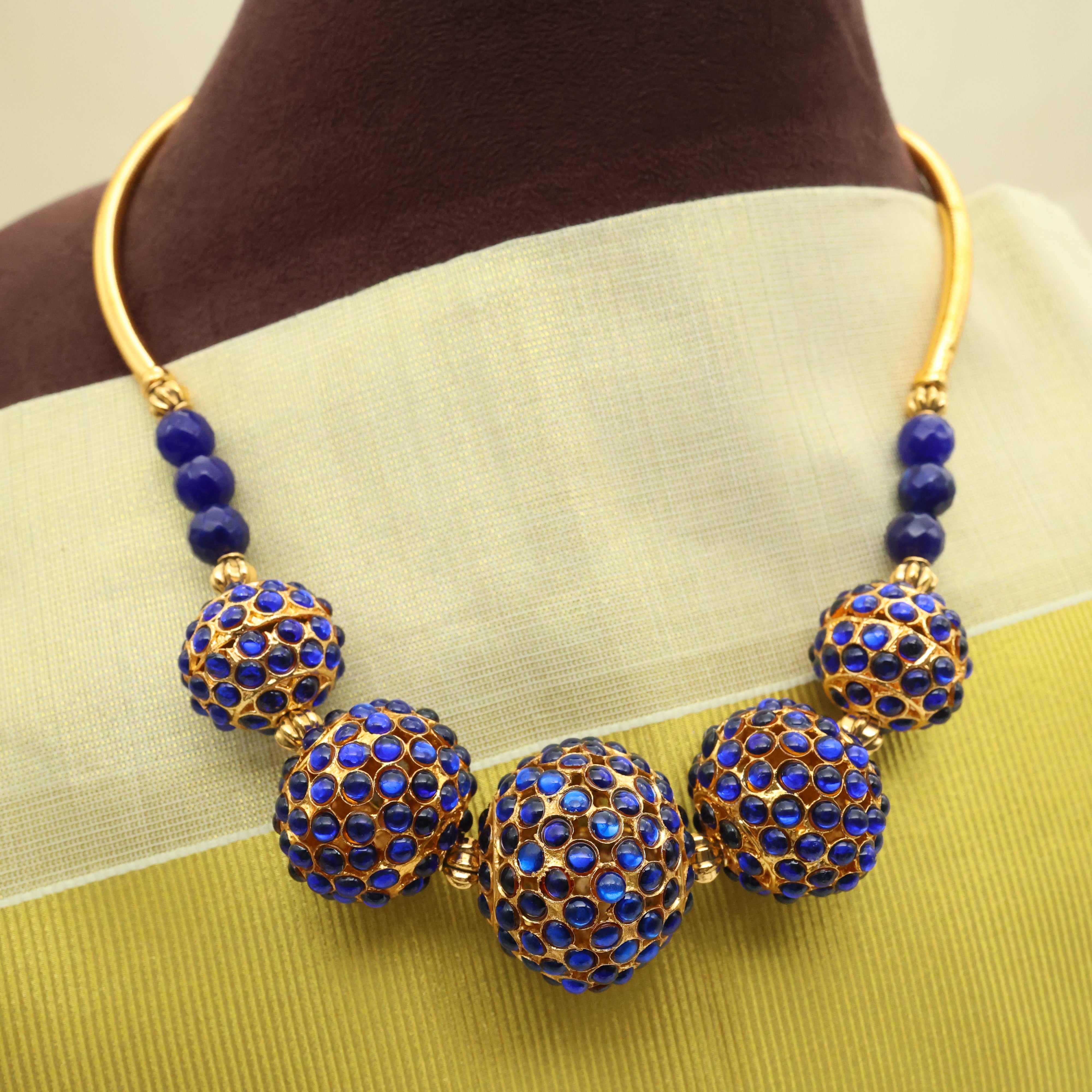 Handmade Kemp Balls Hasli Necklace - Blue