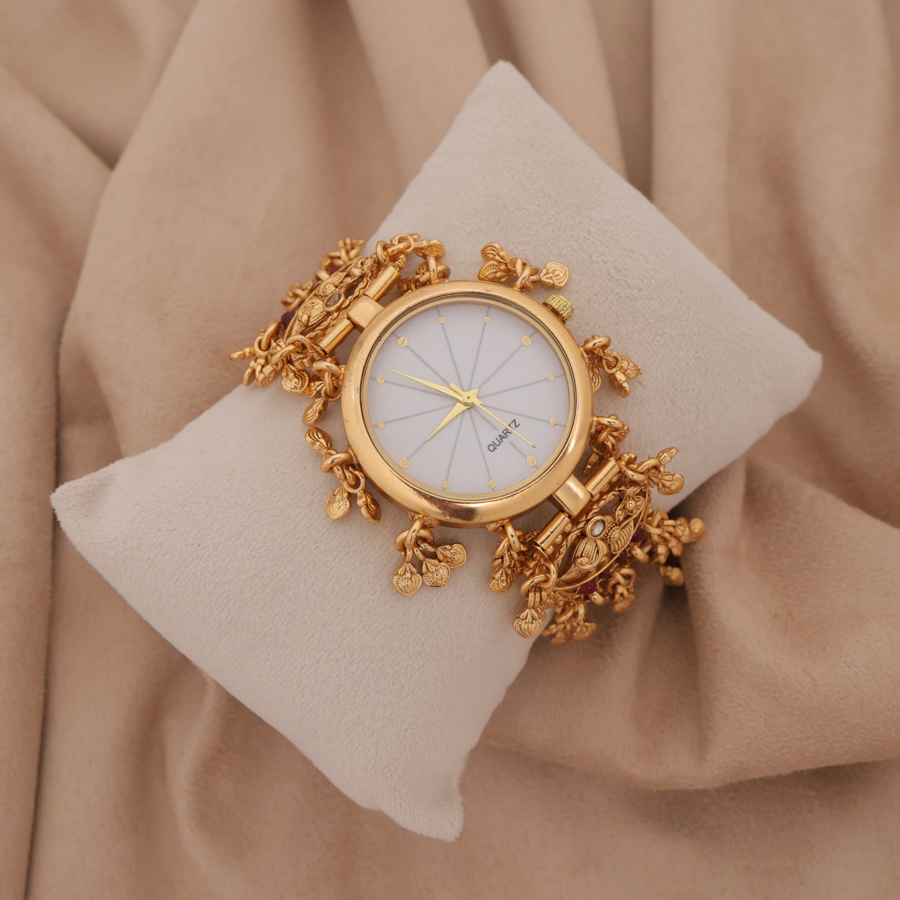 Gold Tone Rich Heritage Kemp Kundan Bracelet Watch