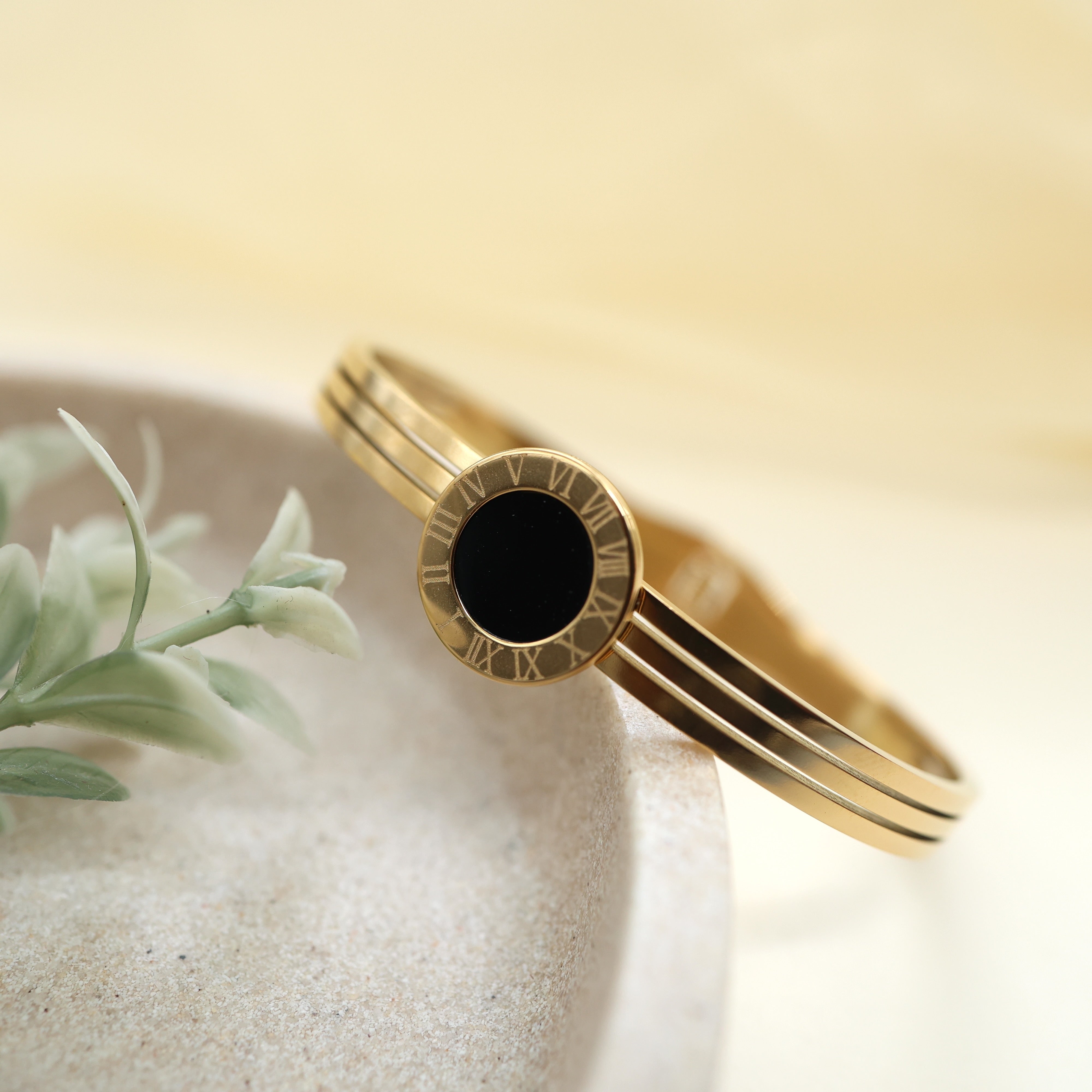 Gold Tone Anti Tarnish Bracelet For Women - Dial Circle