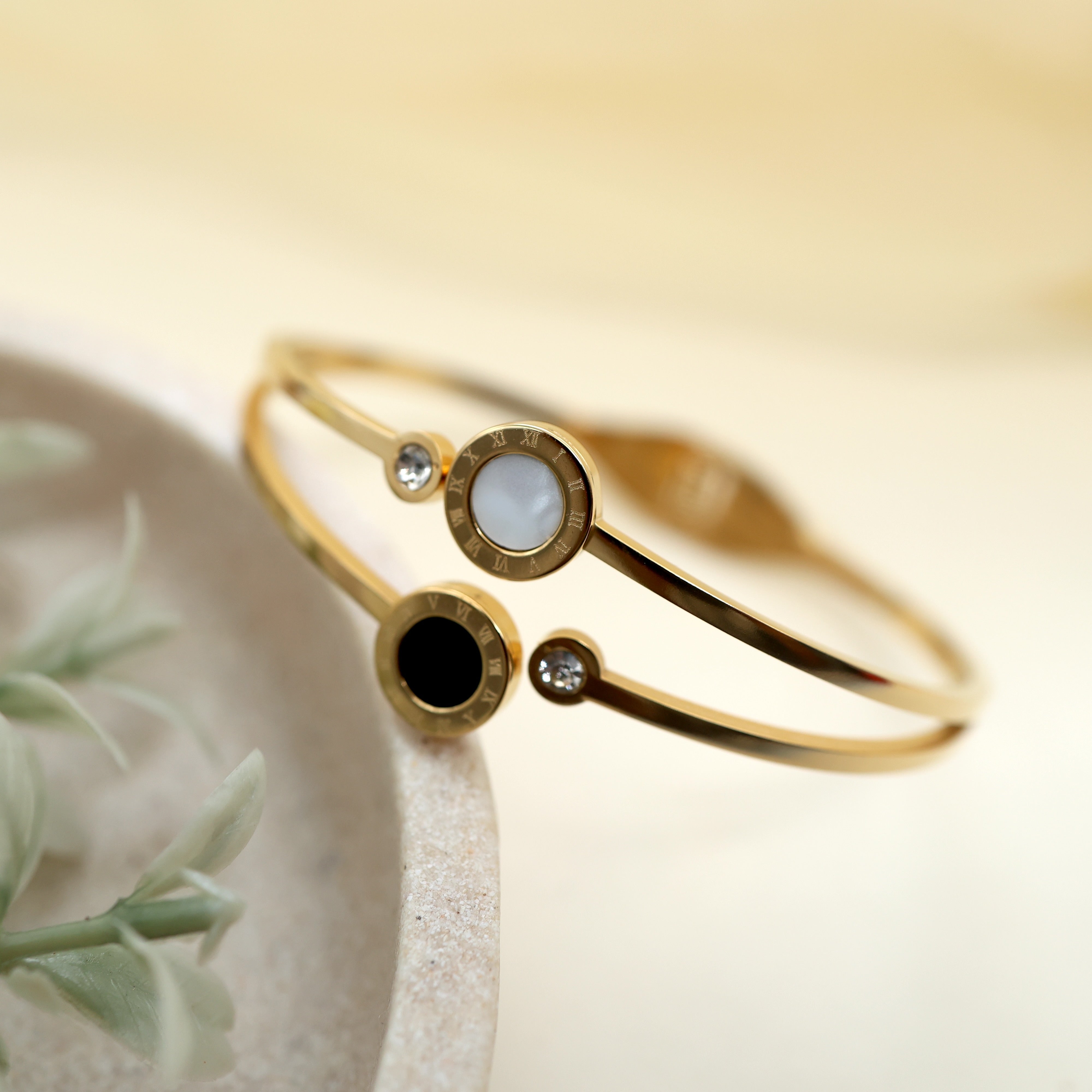 Gold Tone Anti Tarnish Bracelet For Women - Black & White Circles