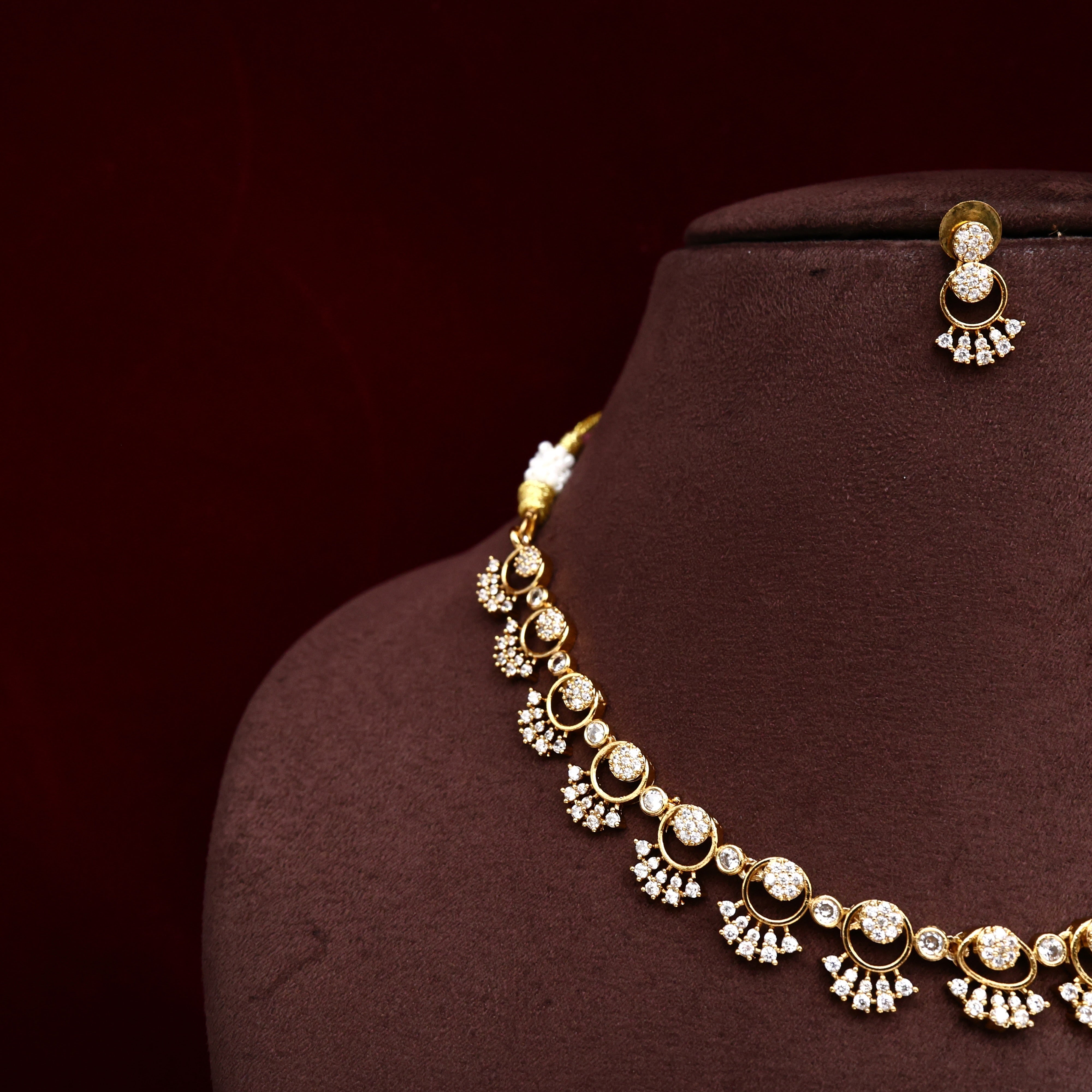 Diamond Look Lightweight Besari Design Necklace Set