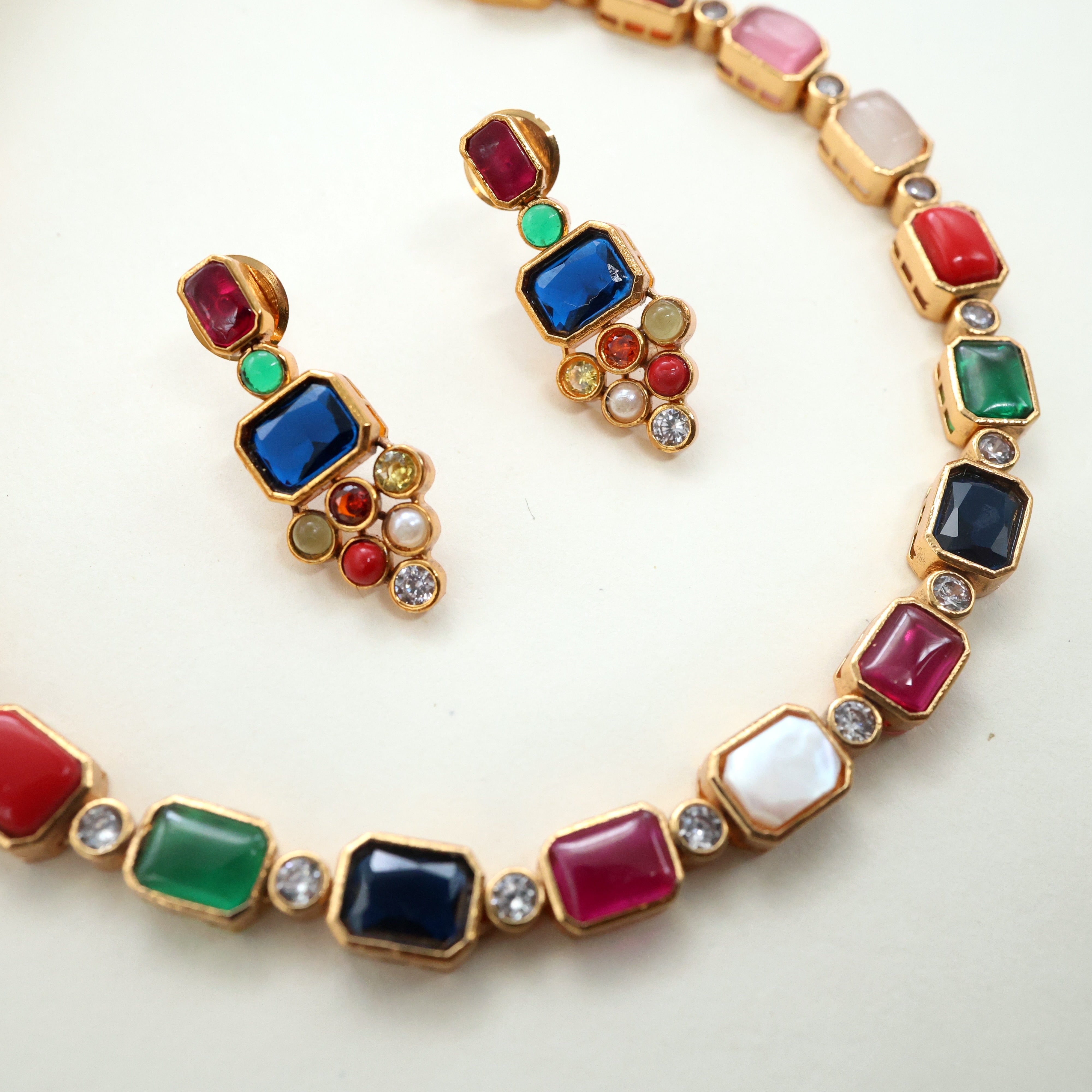 Antique Gold Navarathna Necklace Set