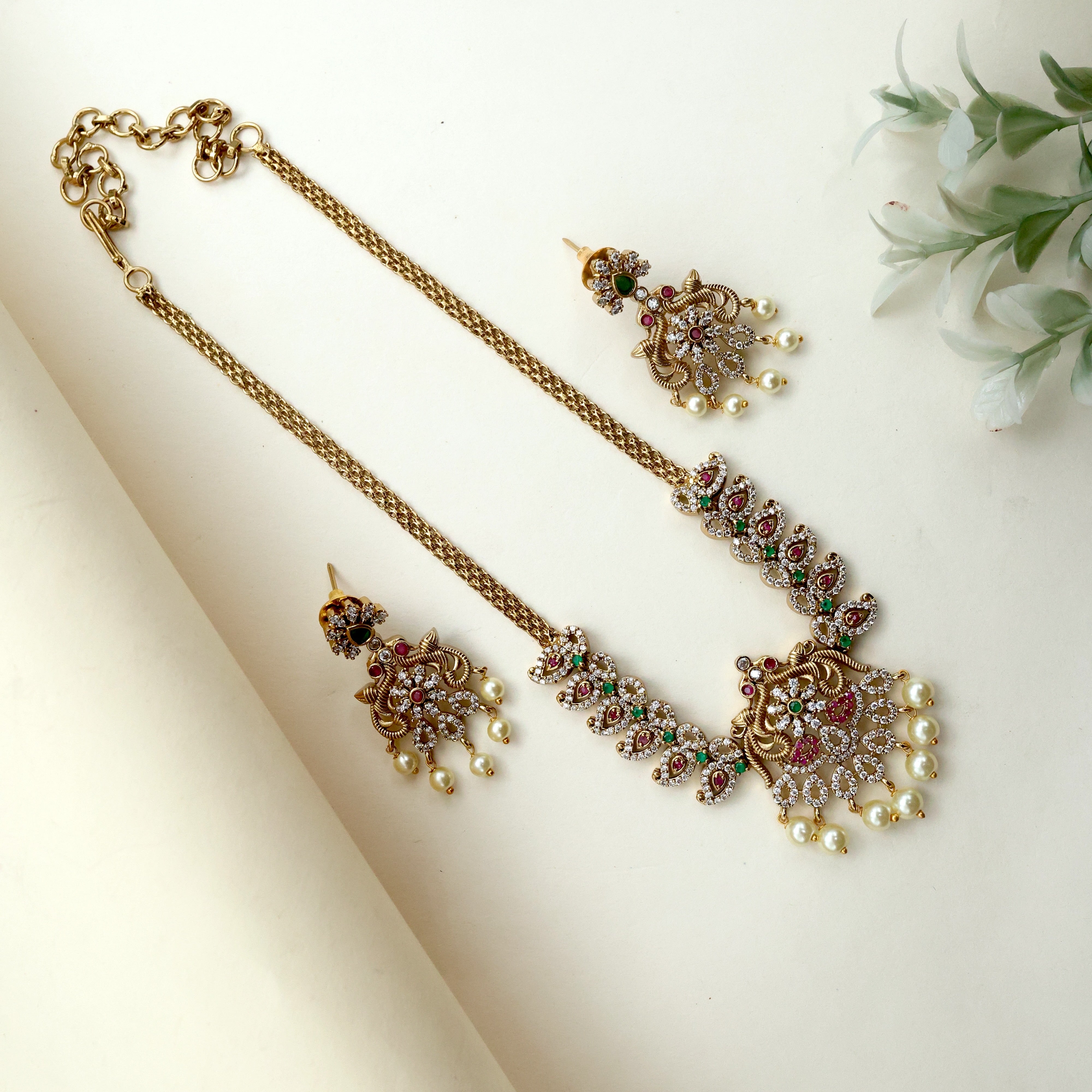 Antique AD Paisley Short Necklace