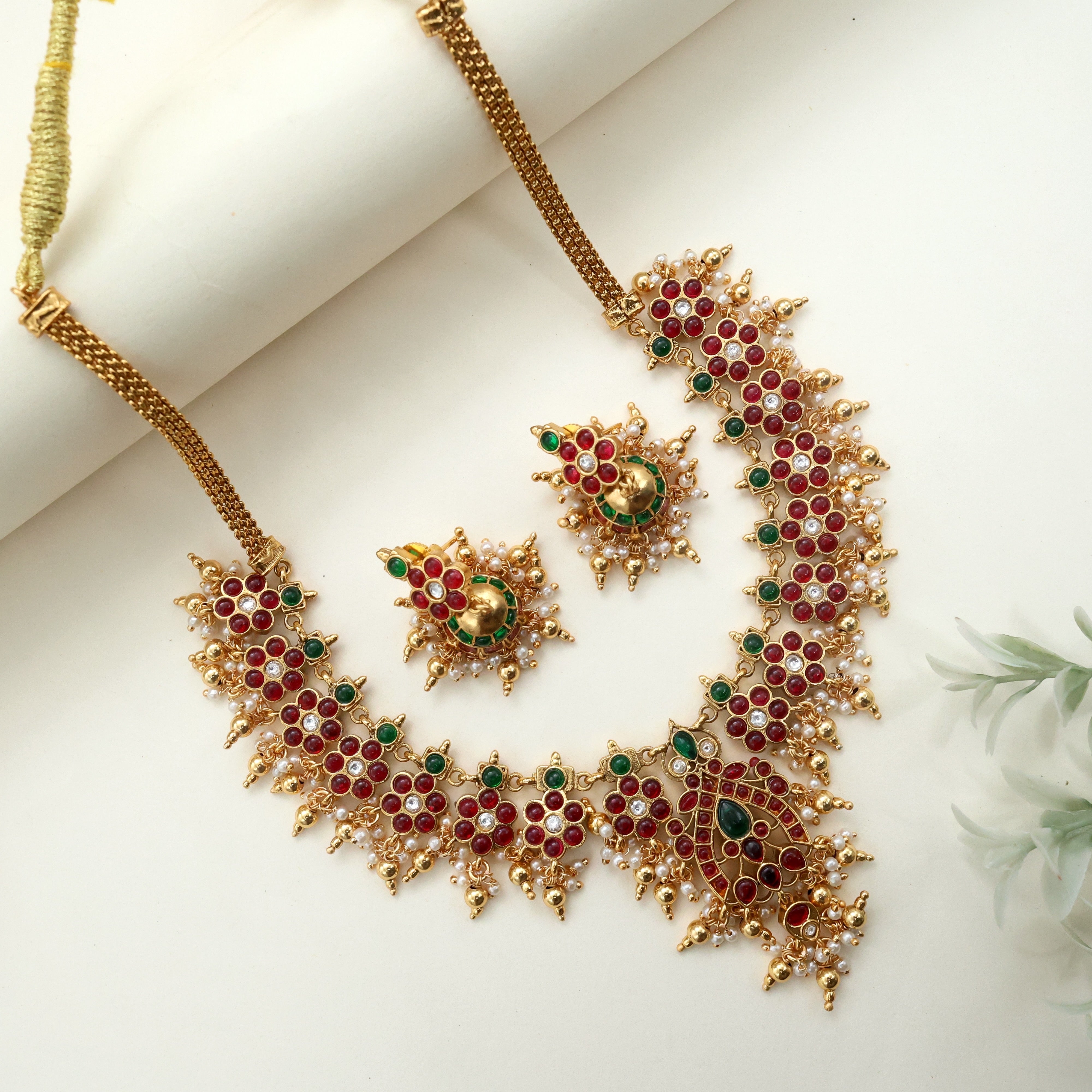 Antique Gold Premium Kemp Flower Reversible Bridal Necklace