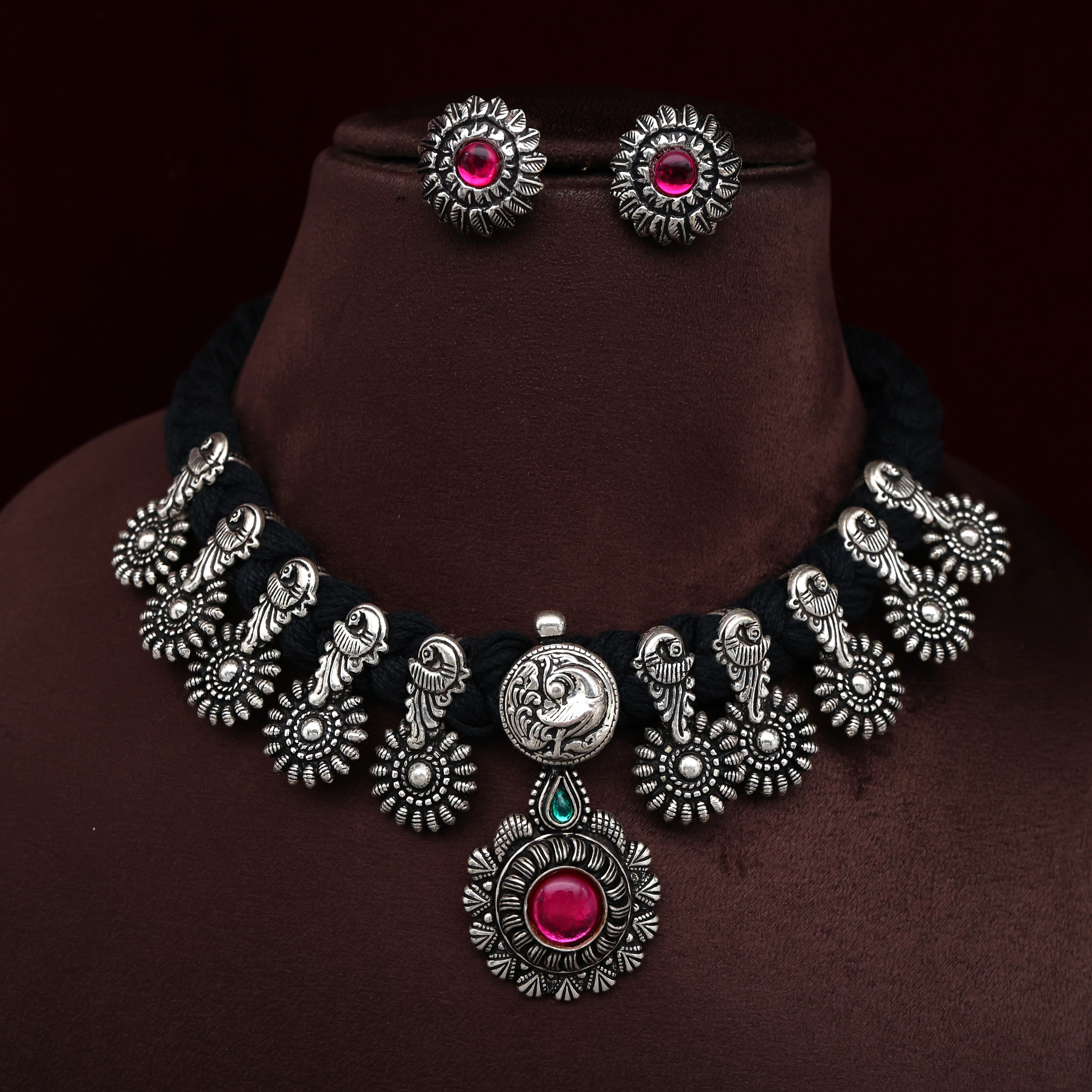 Silver Look Vintage Mayur Chakra Braided Thread Necklace Set Set