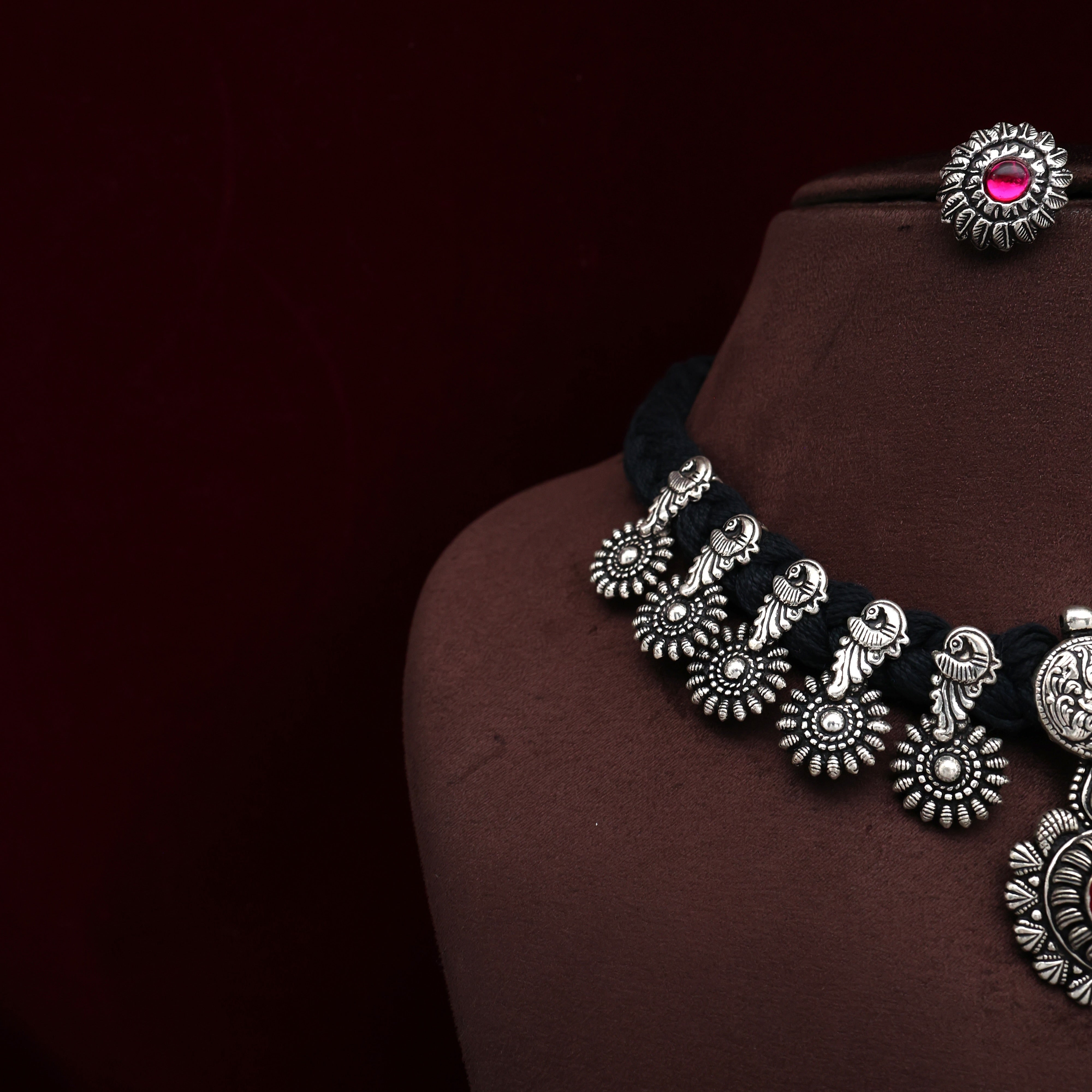 Silver Look Vintage Mayur Chakra Braided Thread Necklace Set Set