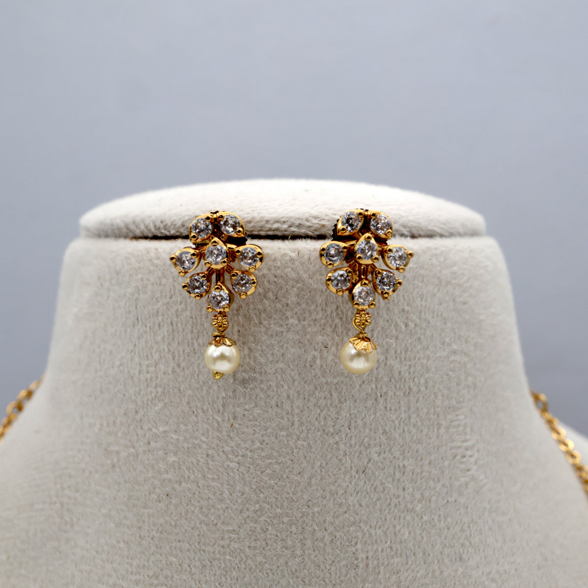 Diamond Look Lightweight Flower Drops Necklace Set