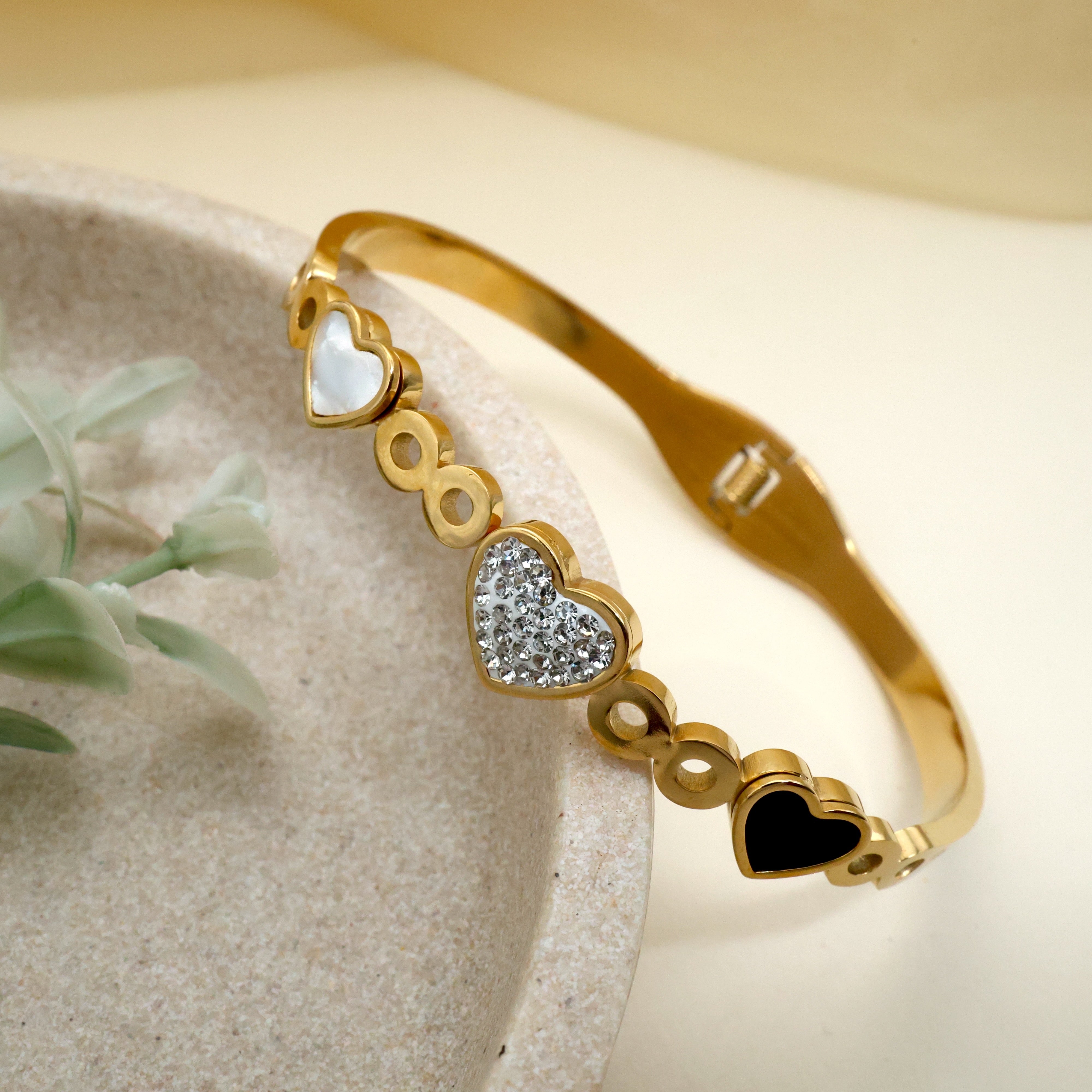 GOLD TONE ANTI TARNISH BRACELET FOR WOMEN - 3 Hearts