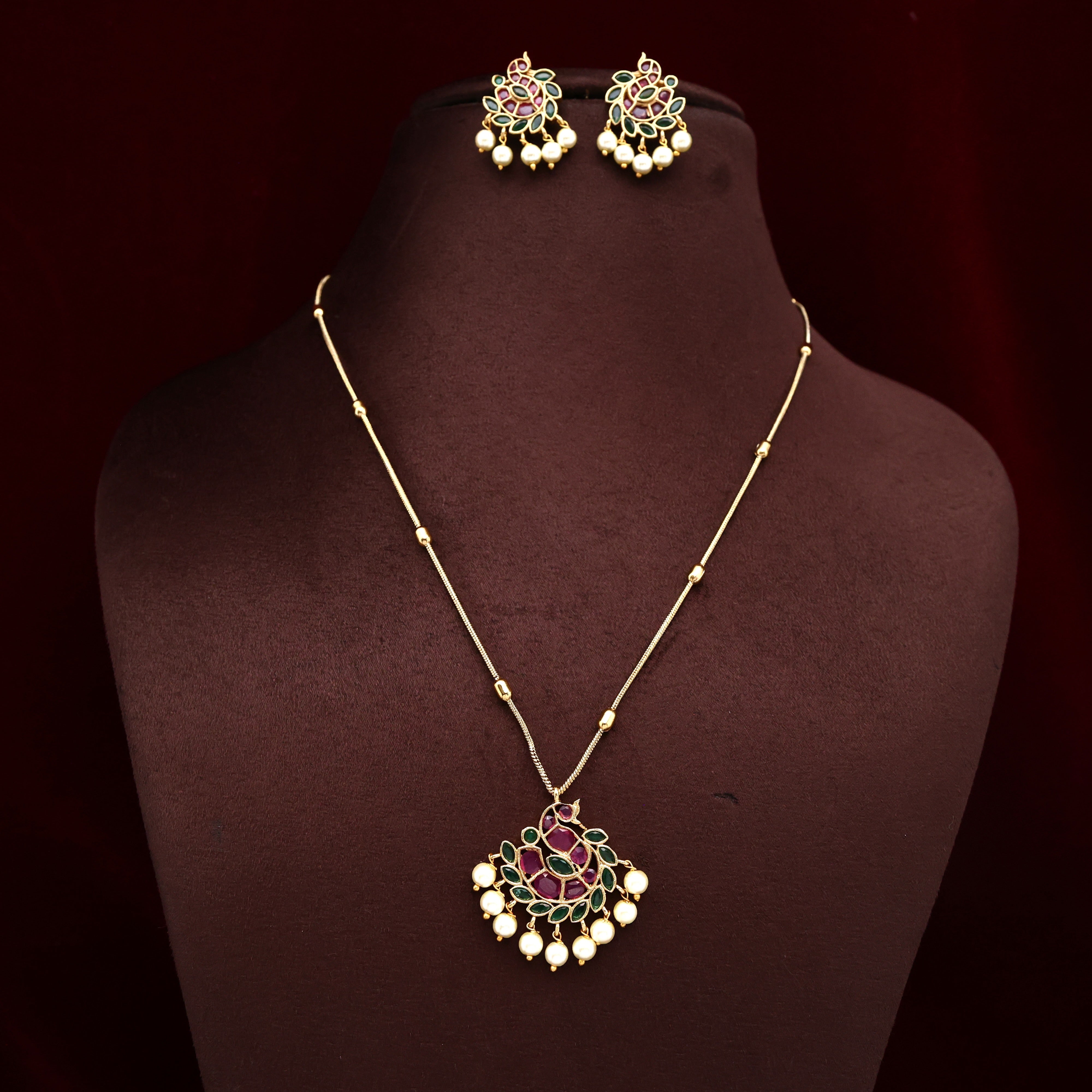 Lightweight Annam Pendant Necklace Set