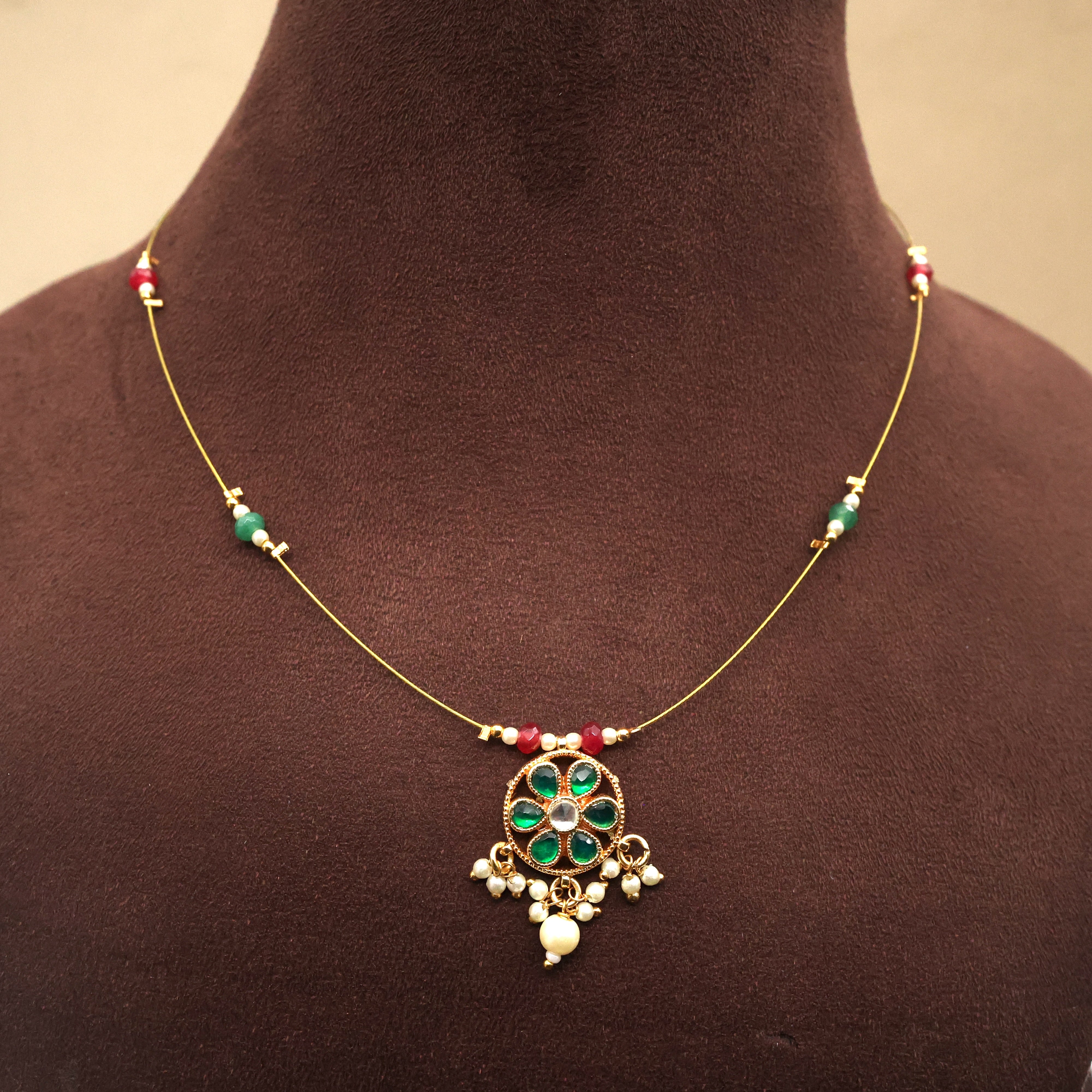 Kemp Flower Beaded Invisible Necklace