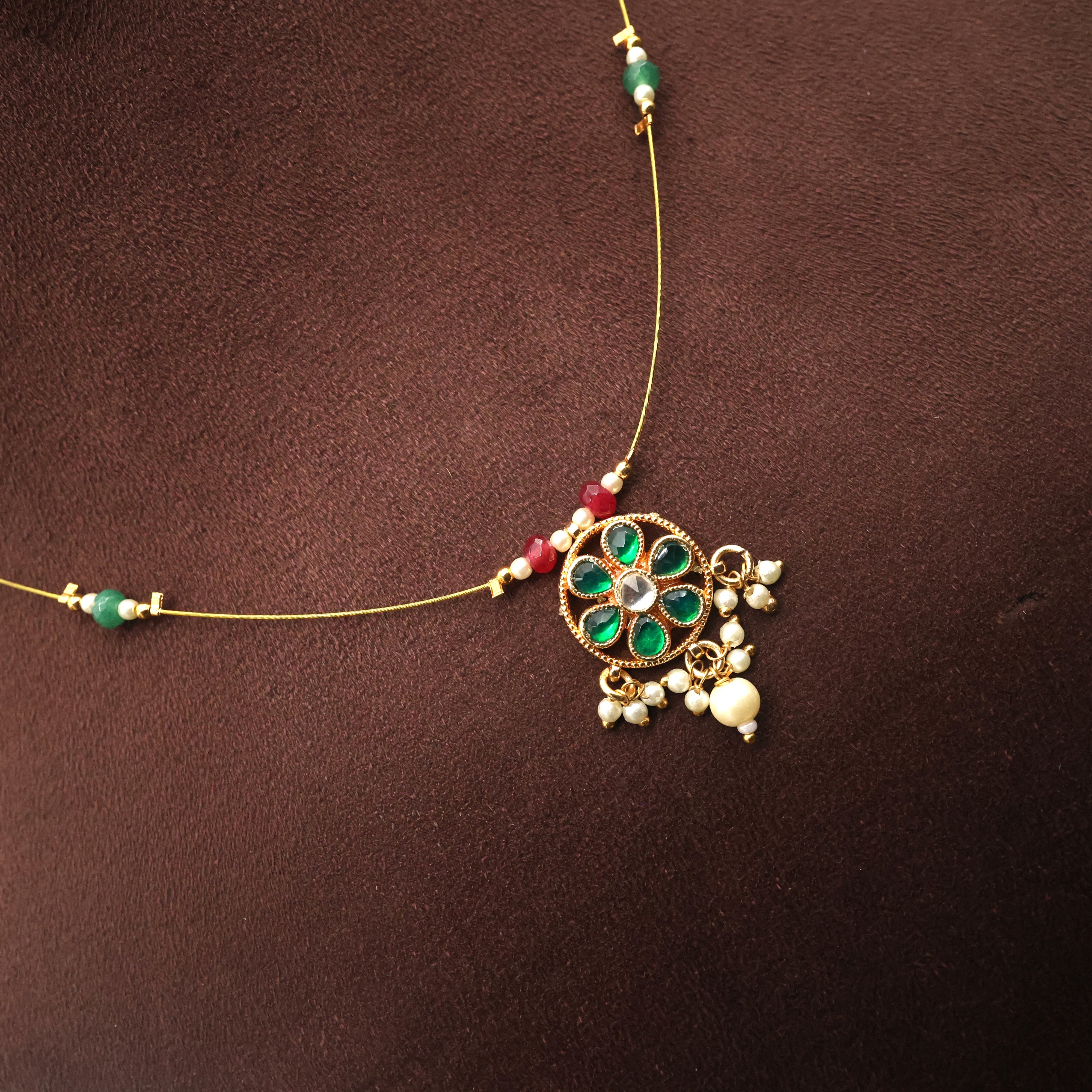 Kemp Flower Beaded Invisible Necklace