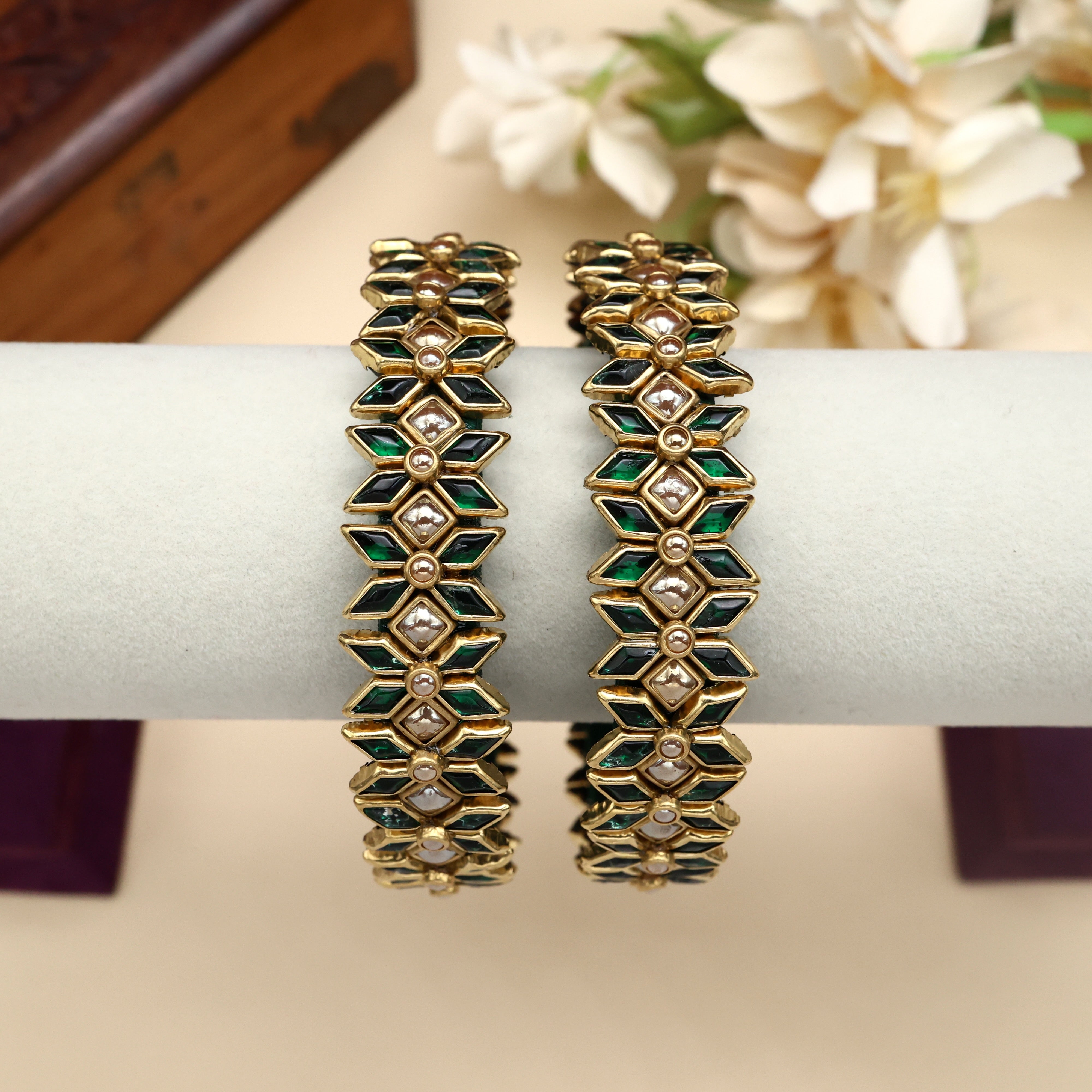 Handmade Silk Thread Kundan Star Flower Bangles - 2.6 Green