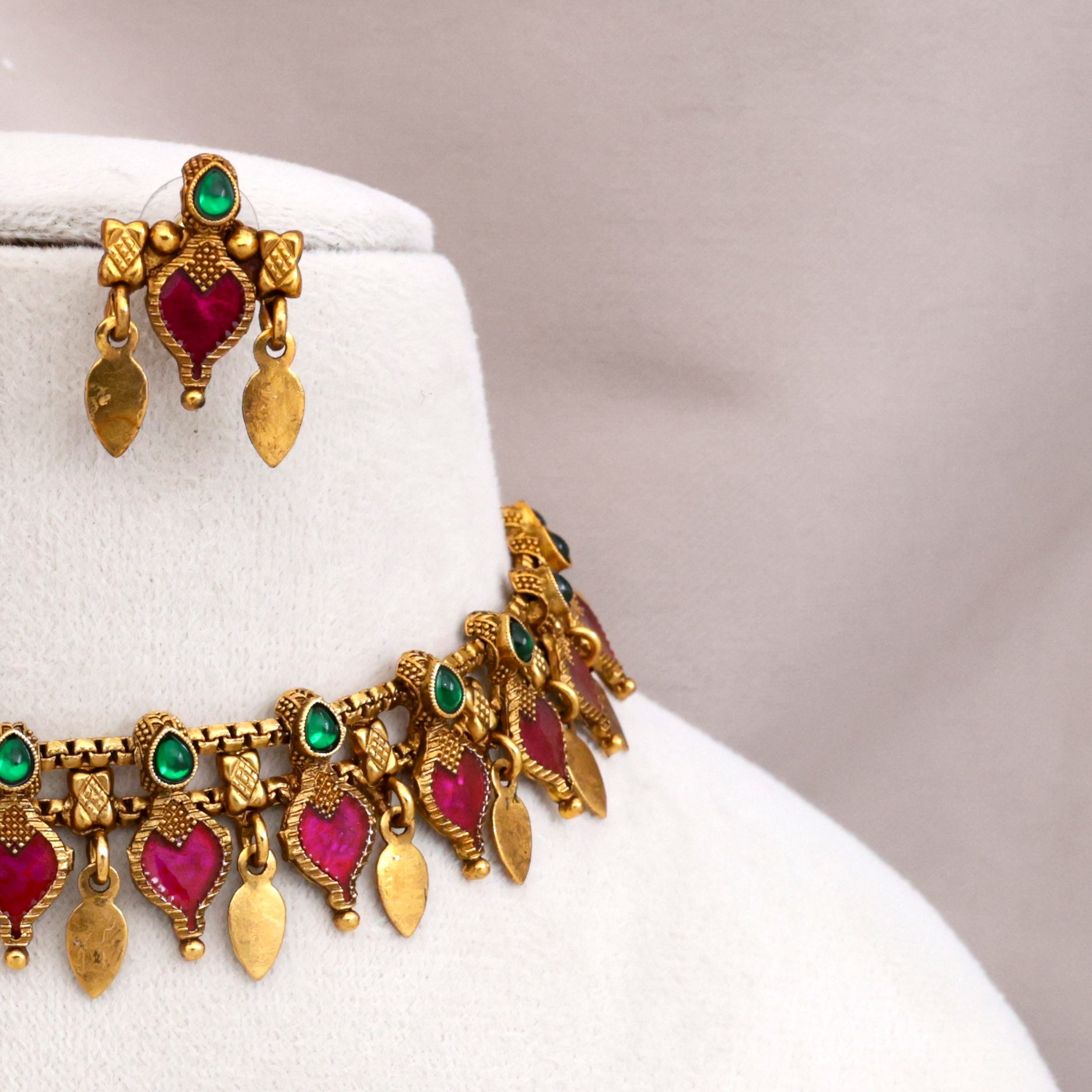 Kemp Enamel Palakka Elakkathali Choker Necklace Set - Rani Pink