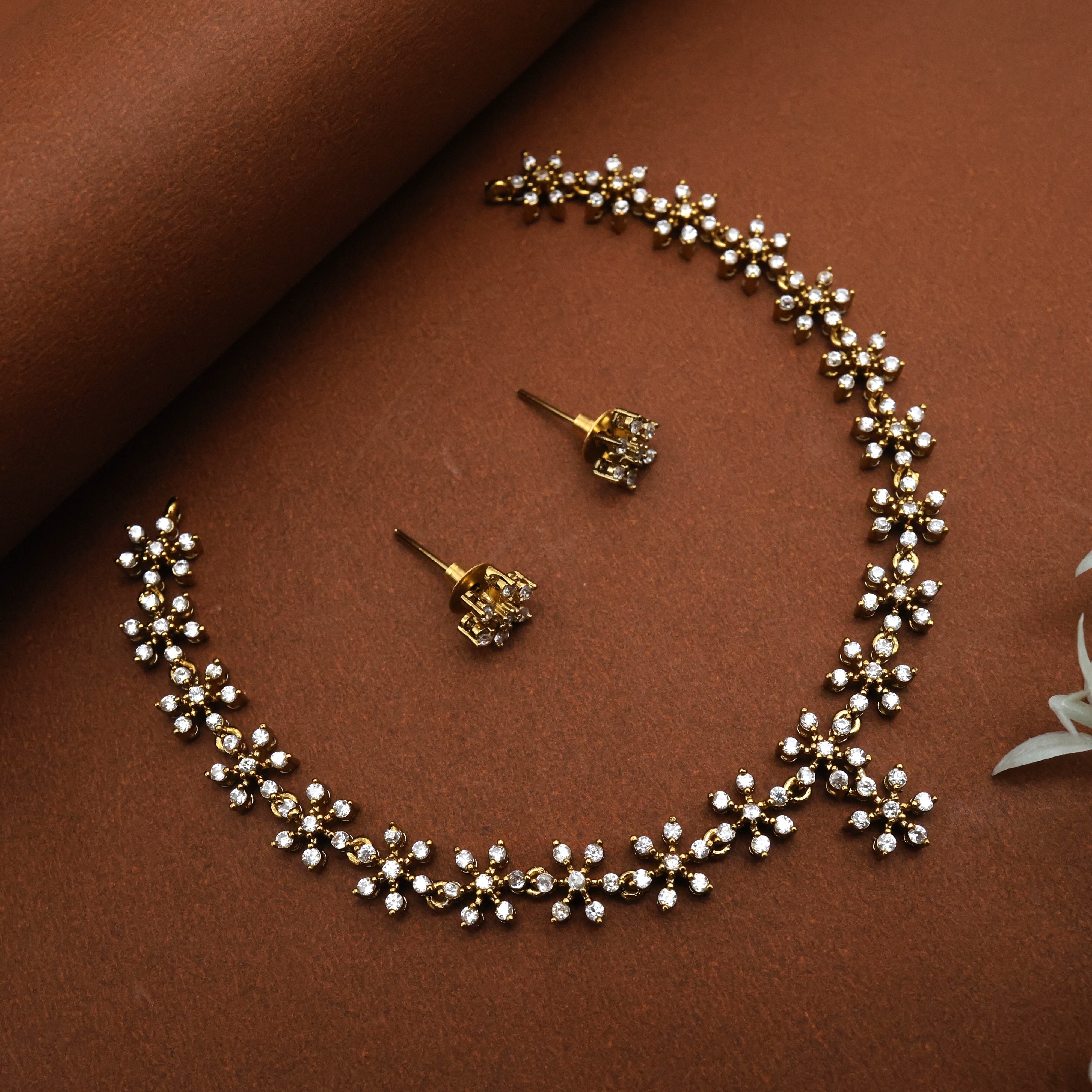 Diamond Look Star Flower Necklace