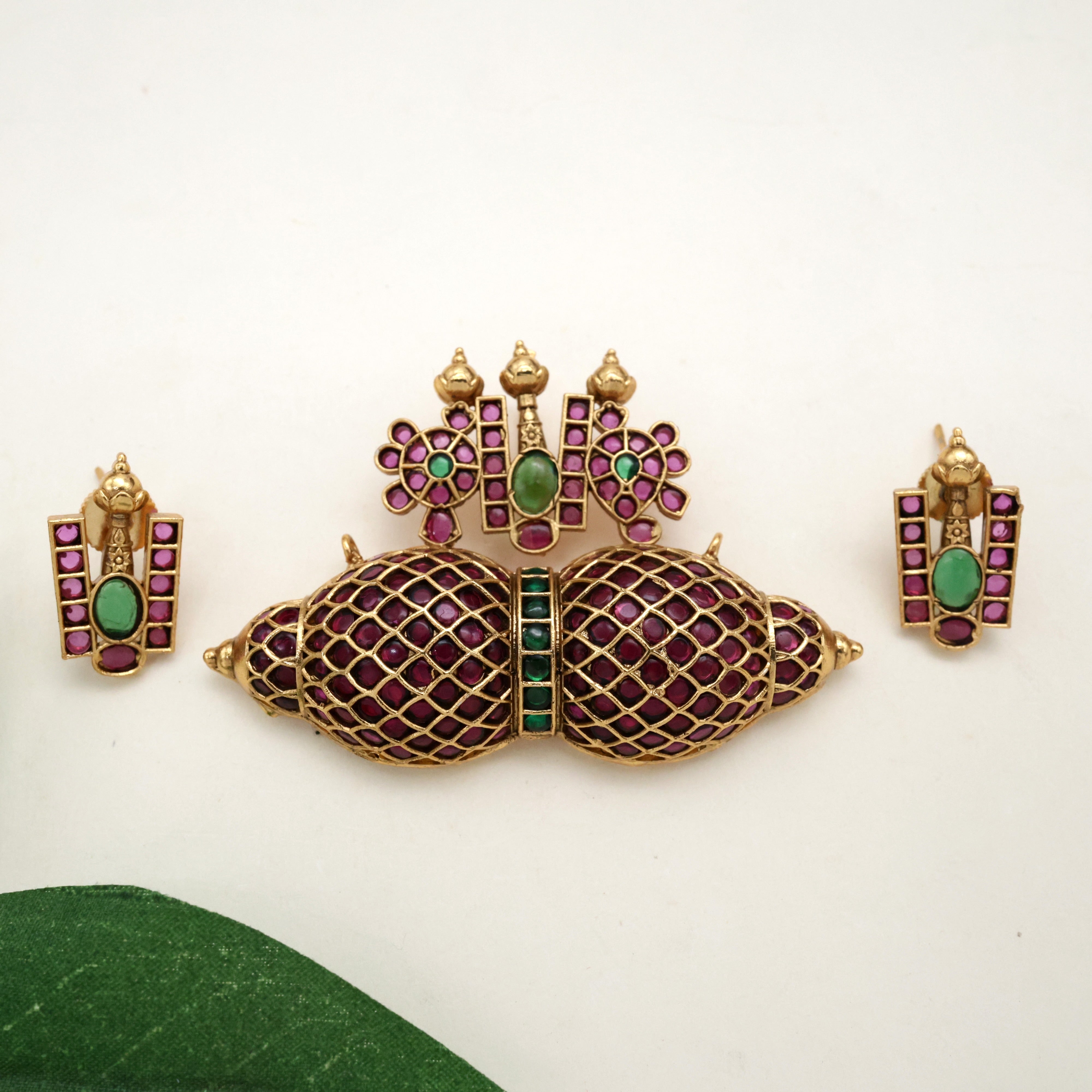 Premium Kemp Kundan Detachable Thiruman Pendant Set - Ruby & Green