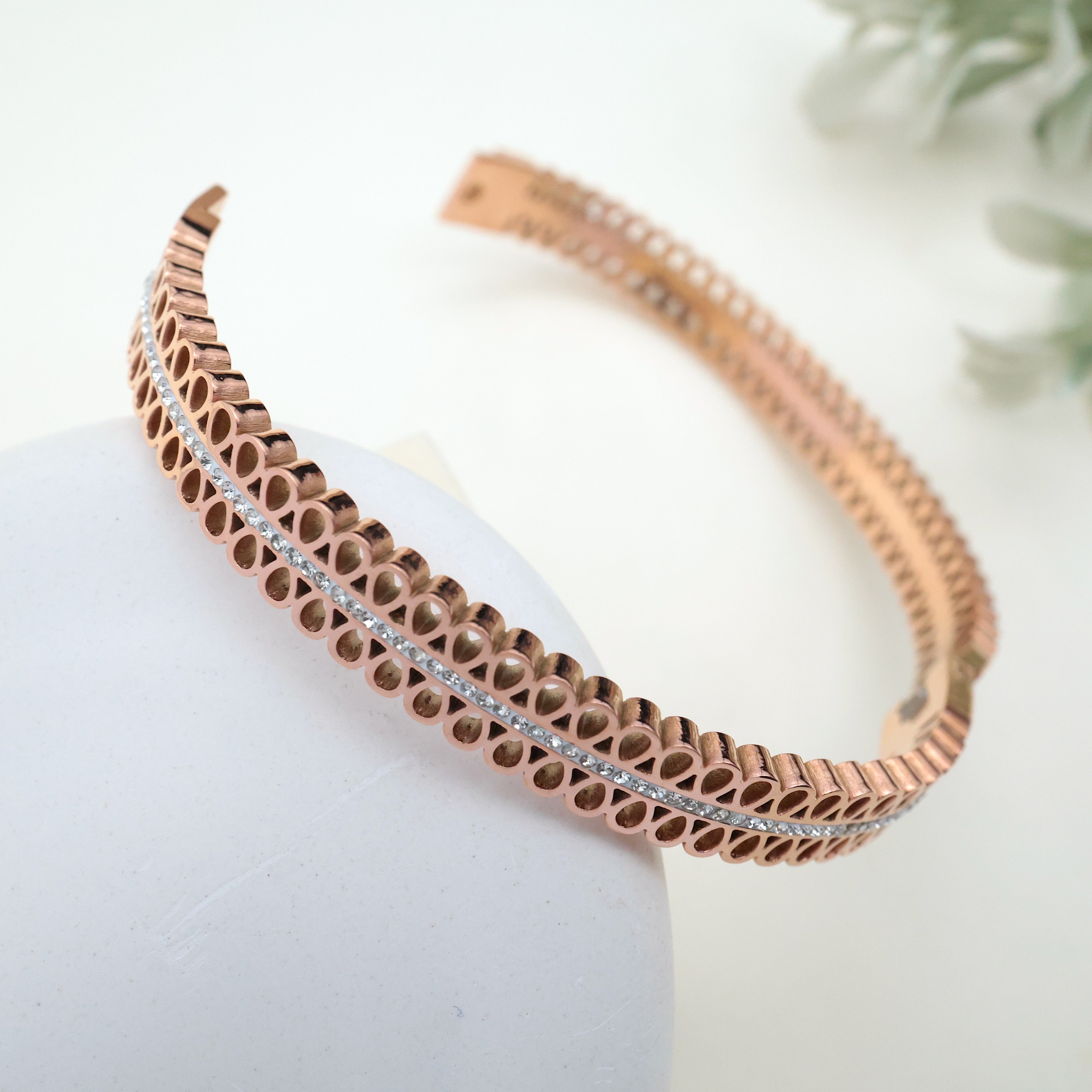 Rose Gold ANTI TARNISH BRACELET FOR WOMEN - Loops
