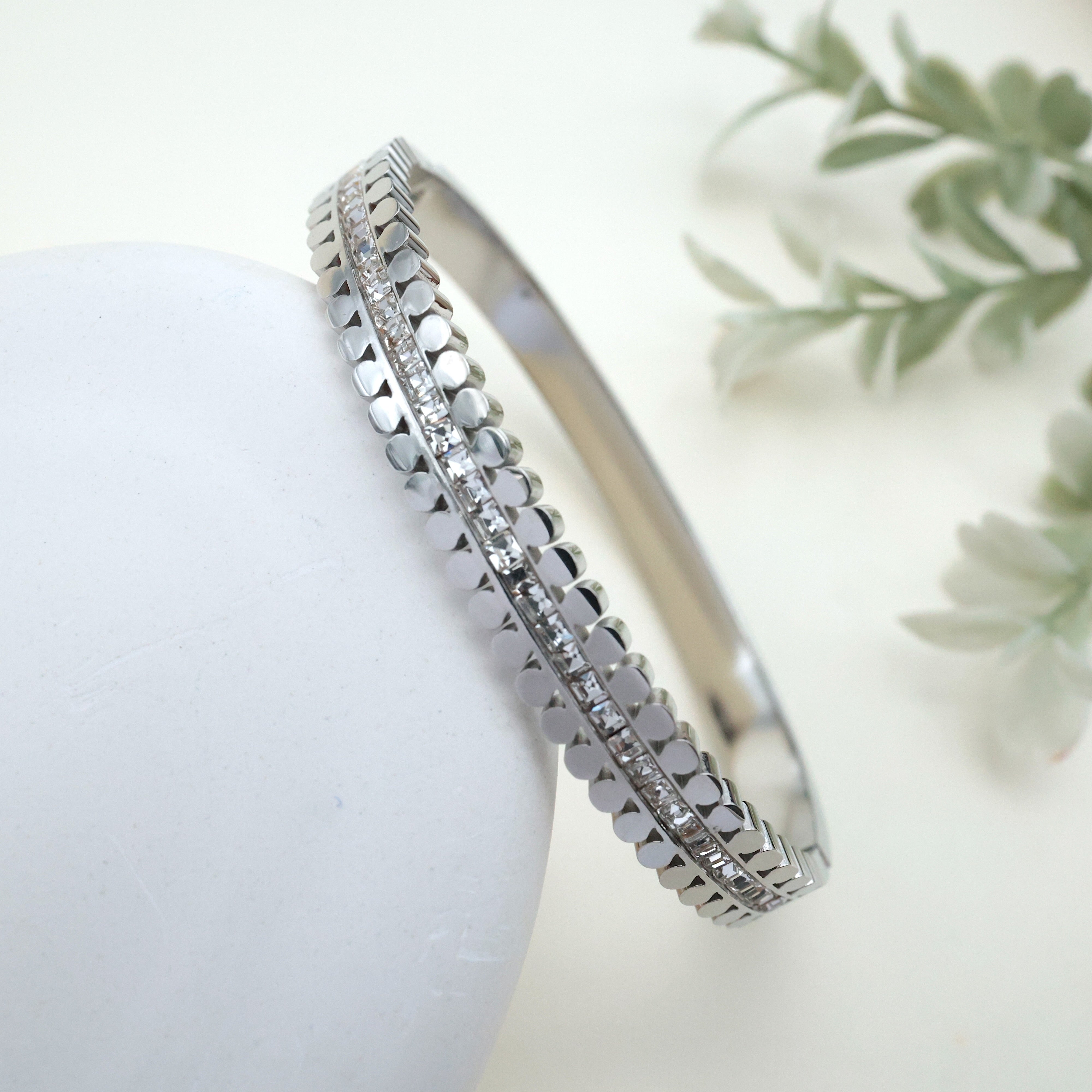 Silver ANTI TARNISH BRACELET FOR WOMEN - Stone Dots