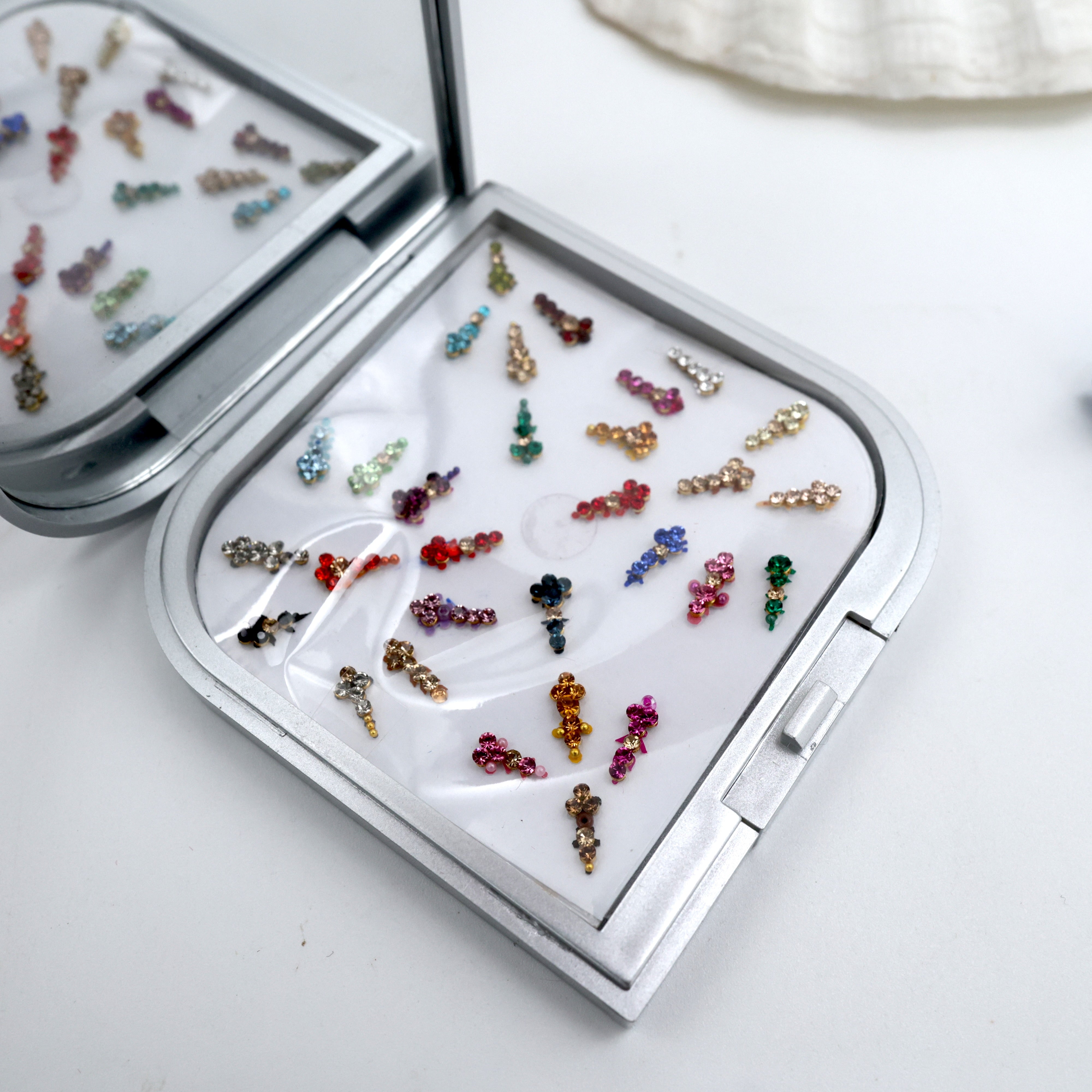 3Premium Fancy Bridal Tilak Bindis Box with Mirror