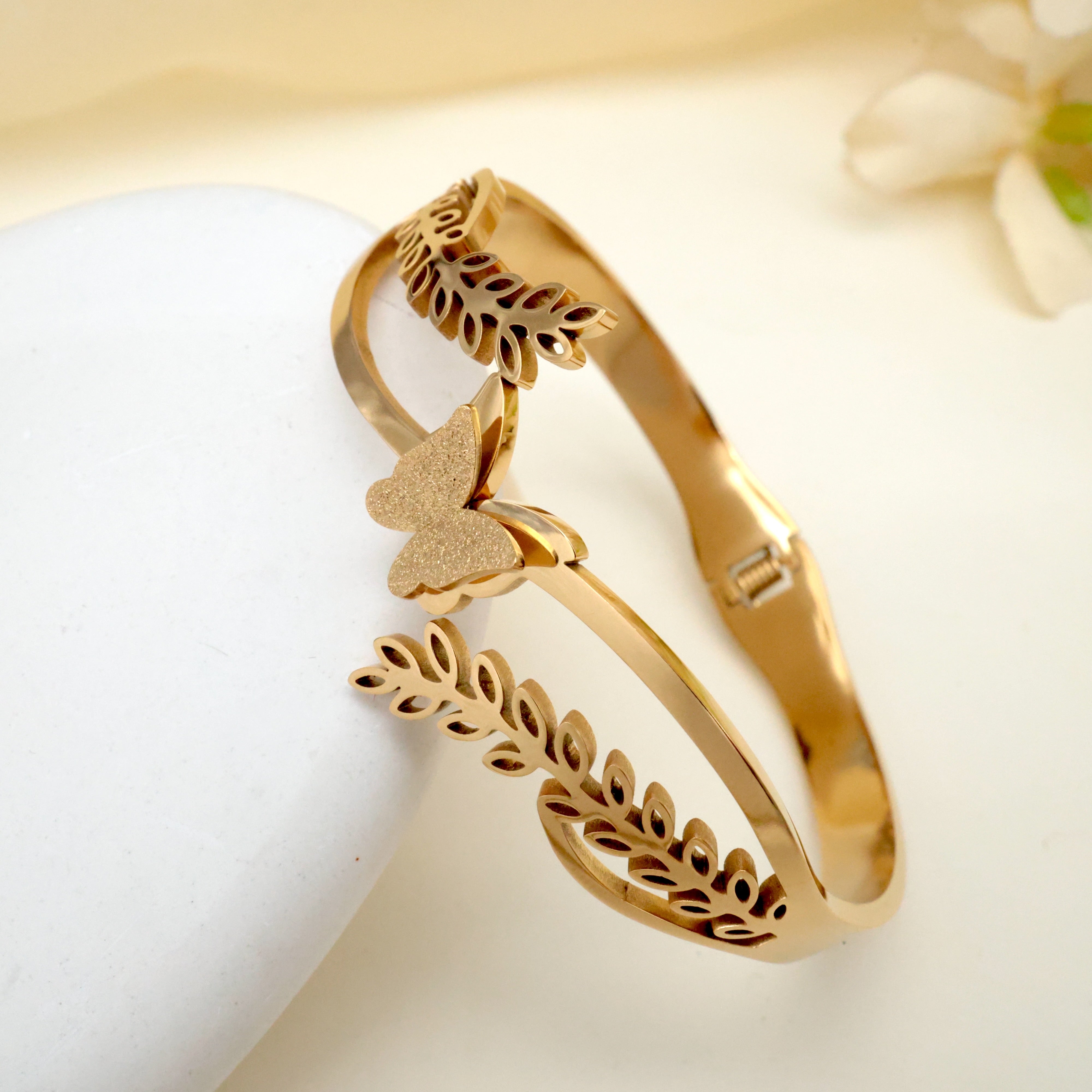 GOLD TONE ANTI TARNISH BRACELET FOR WOMEN - Leaf Butterfly