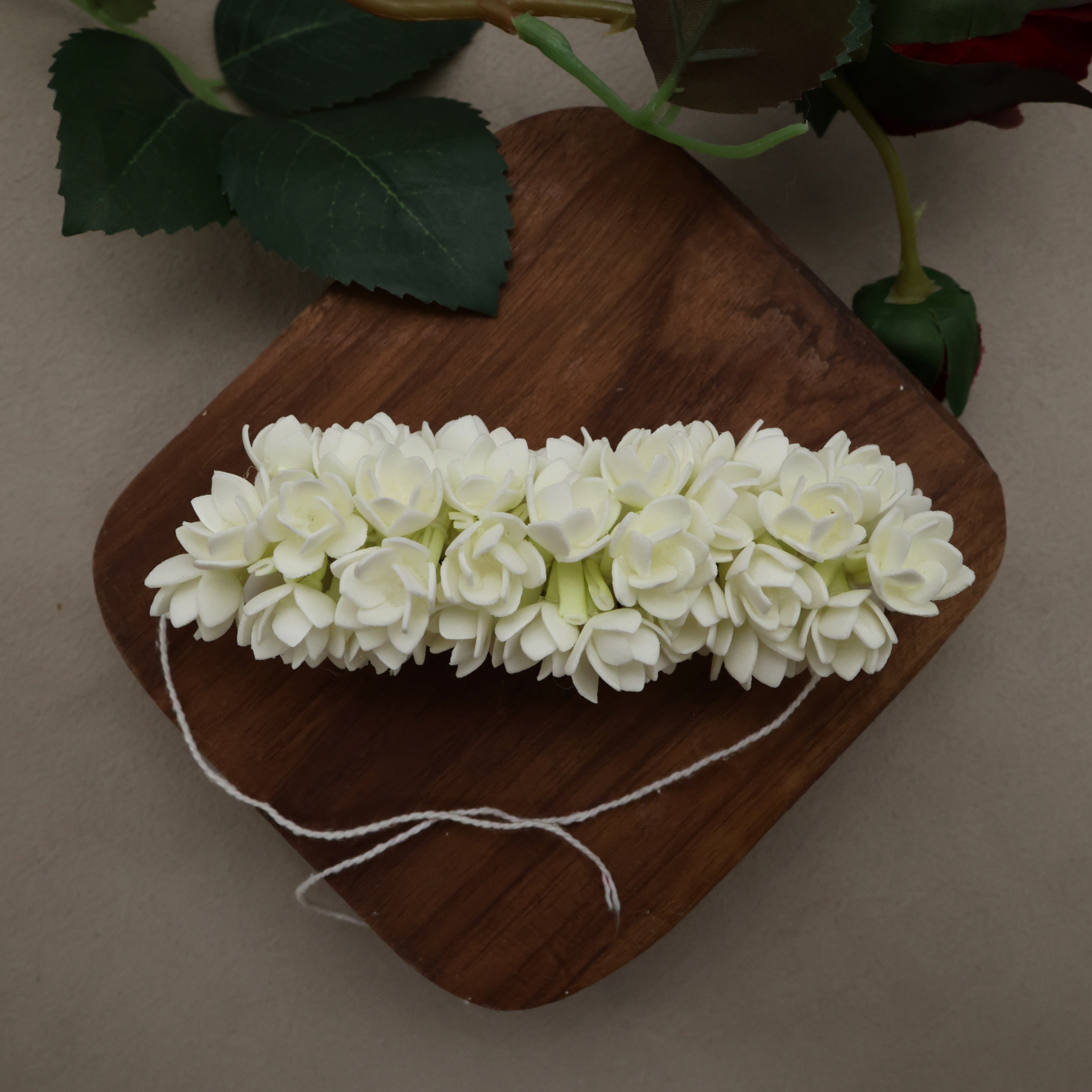 HANDMADE FOAM REUSABLE BLOOMED 2 LAYER JASMINE/MALLI POO 4 INCHES STRING