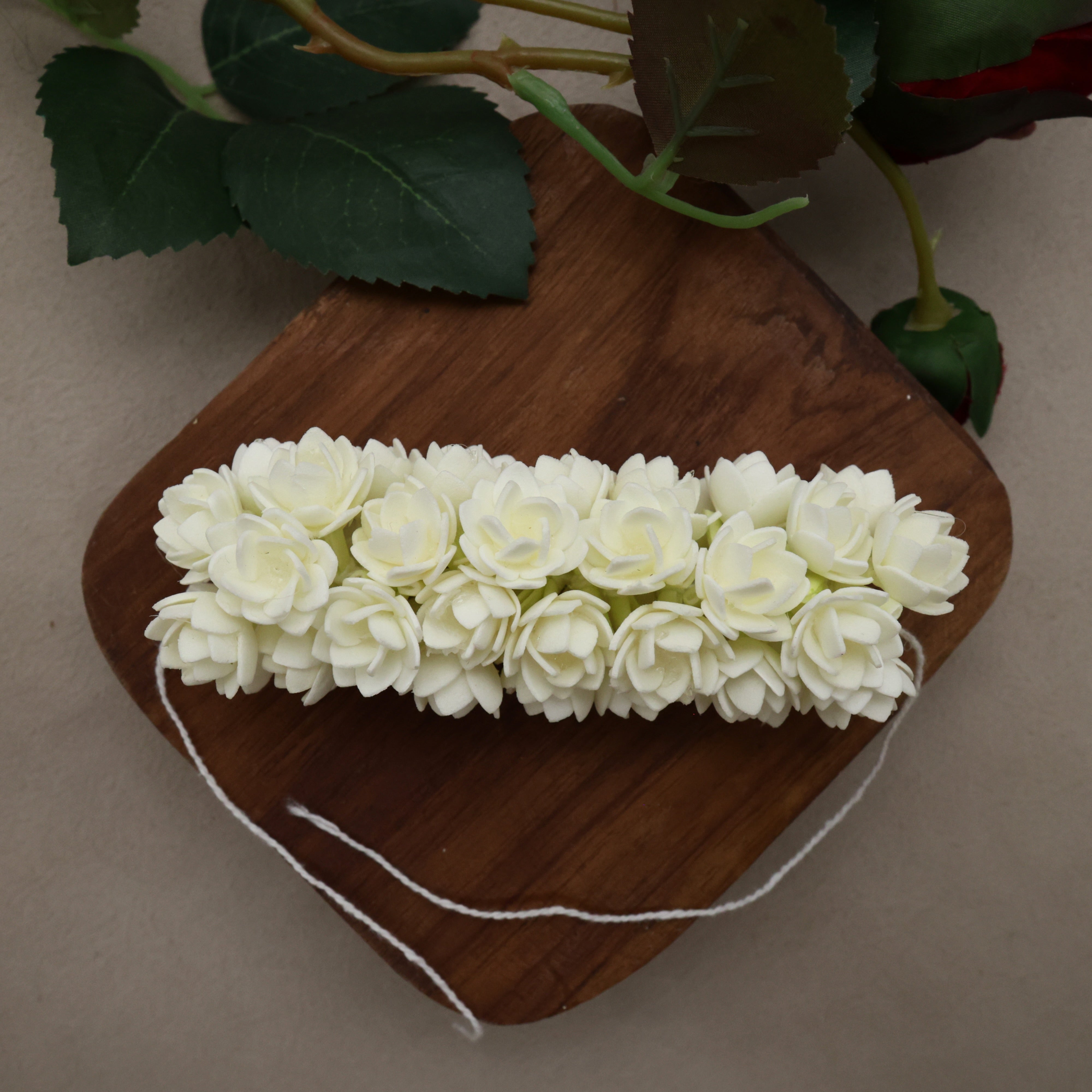 HANDMADE FOAM REUSABLE 3 LAYER BLOOMED JASMINE/MALLI POO 4 INCHES STRING