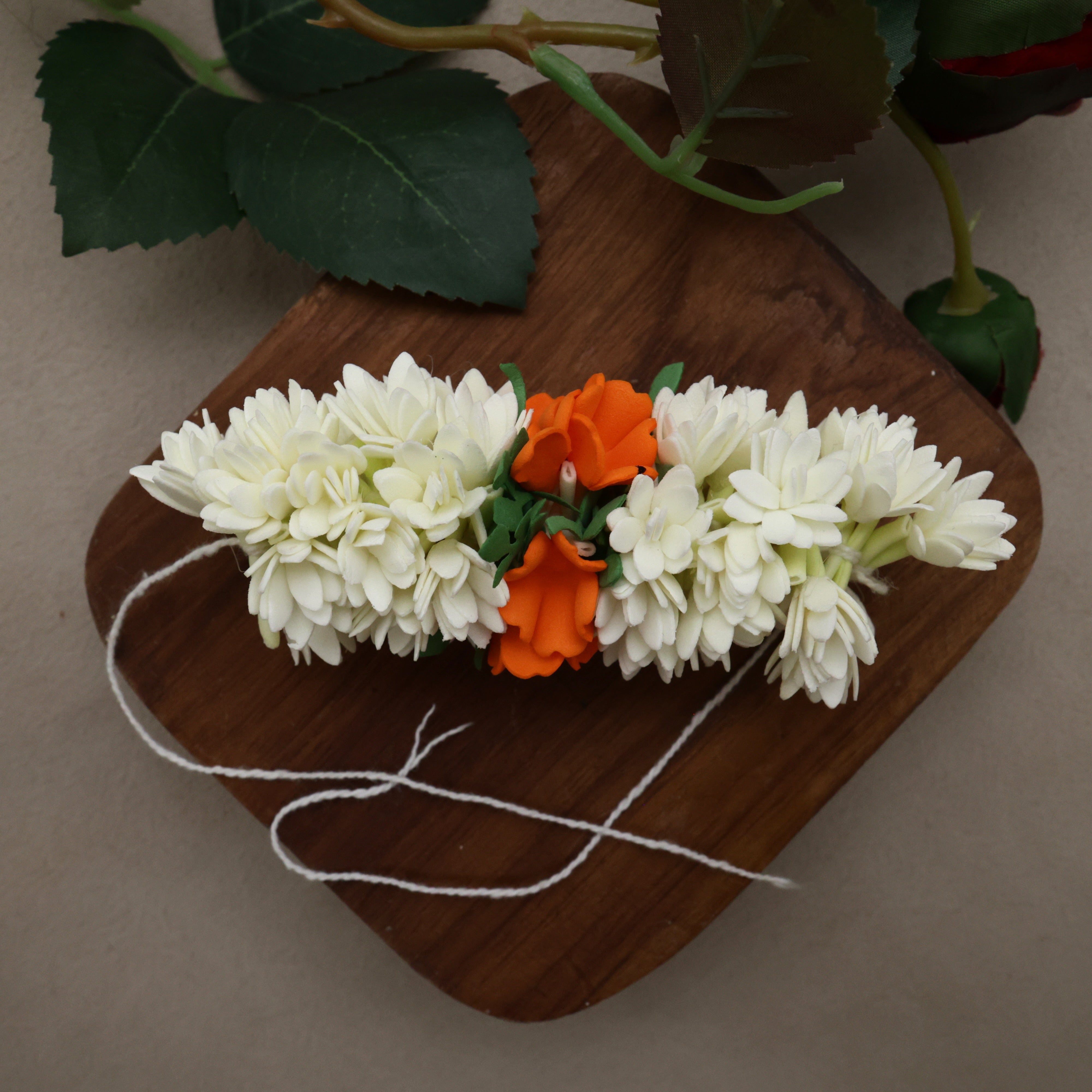 Real Look Foam Mulla Poo Kadhambam 4 Inches String