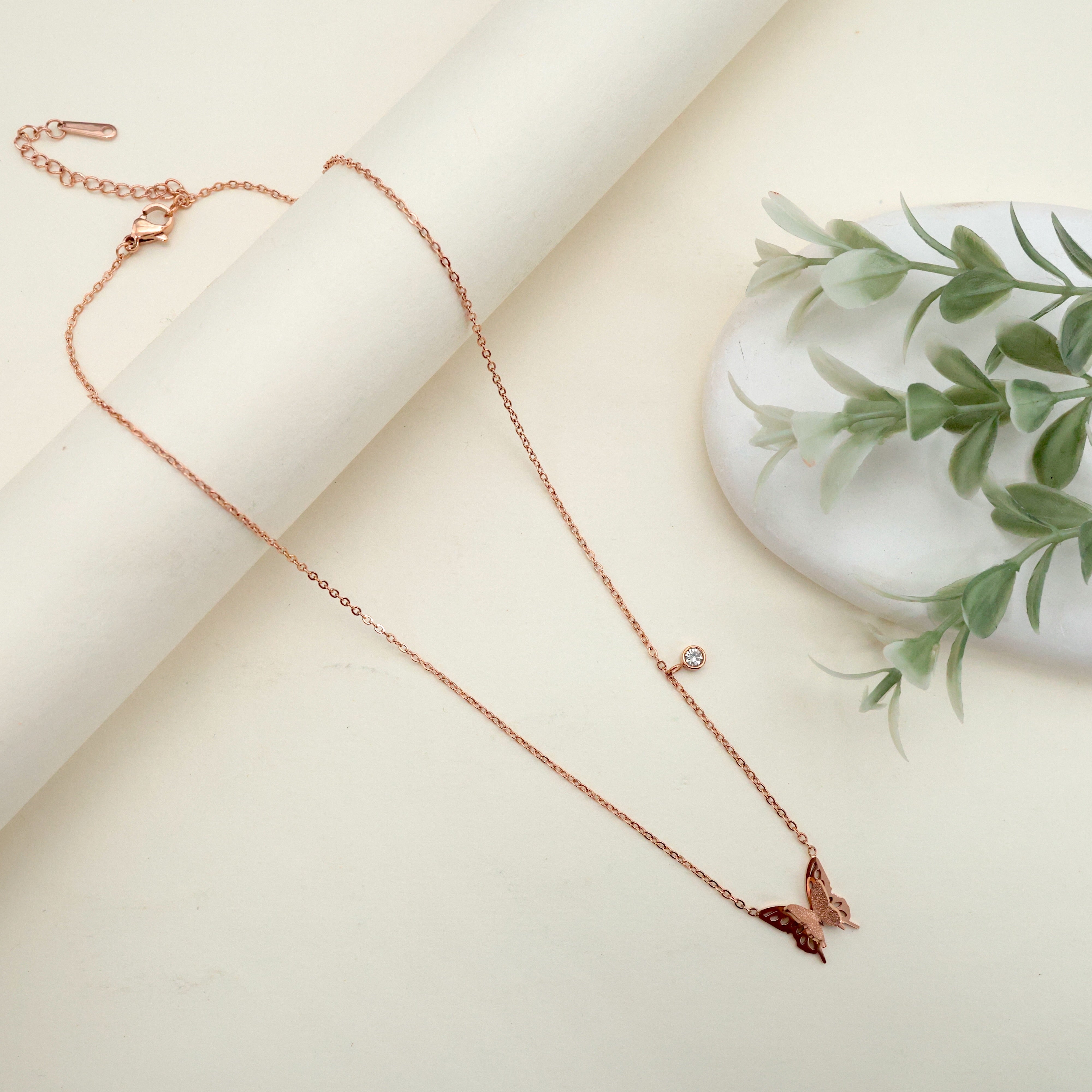 ROSE GOLD TONE ANTI TARNISH SHORT CHAIN - FLUTTERING BUTTERFLY