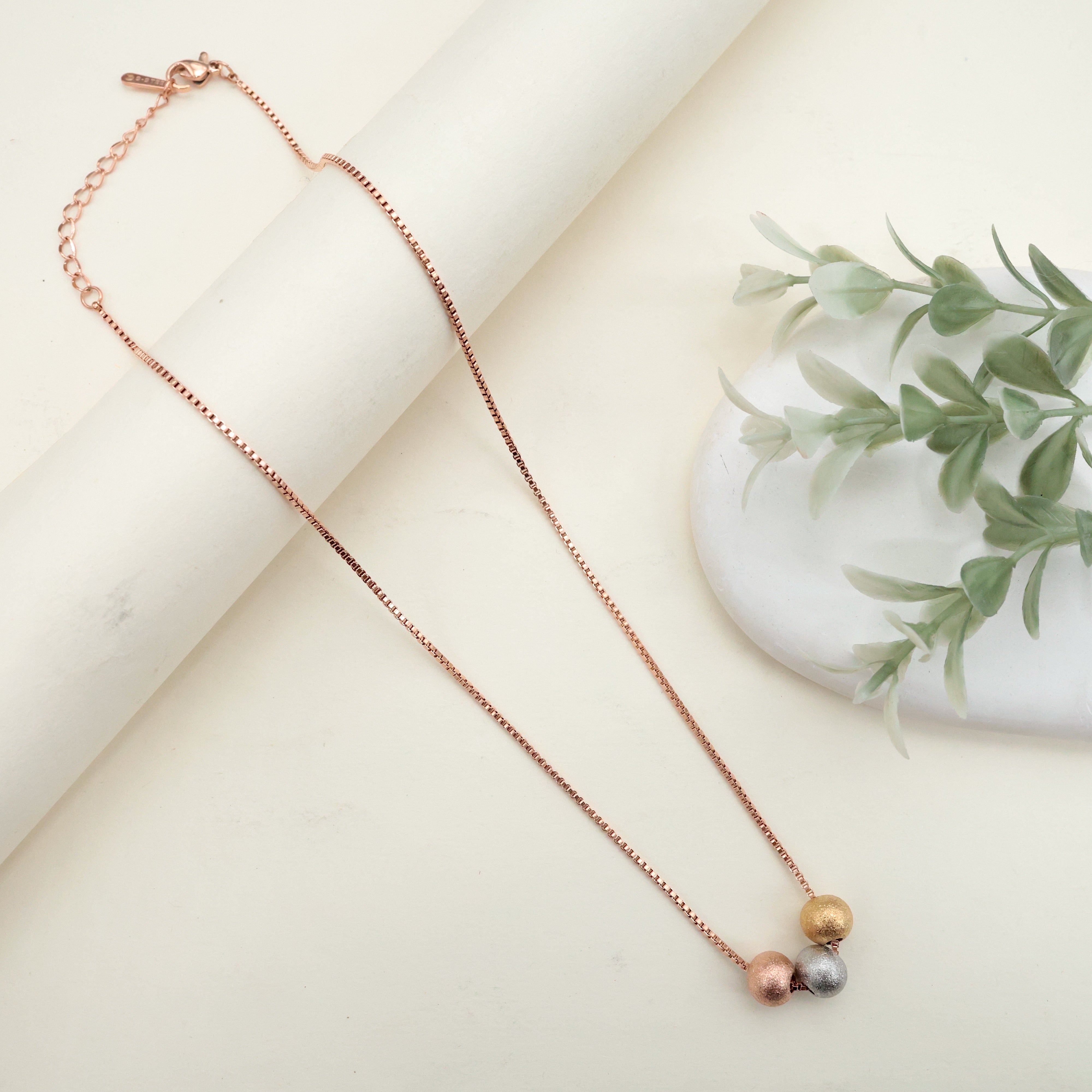 ROSE GOLD TONE ANTI TARNISH SHORT CHAIN - 3 BALLS