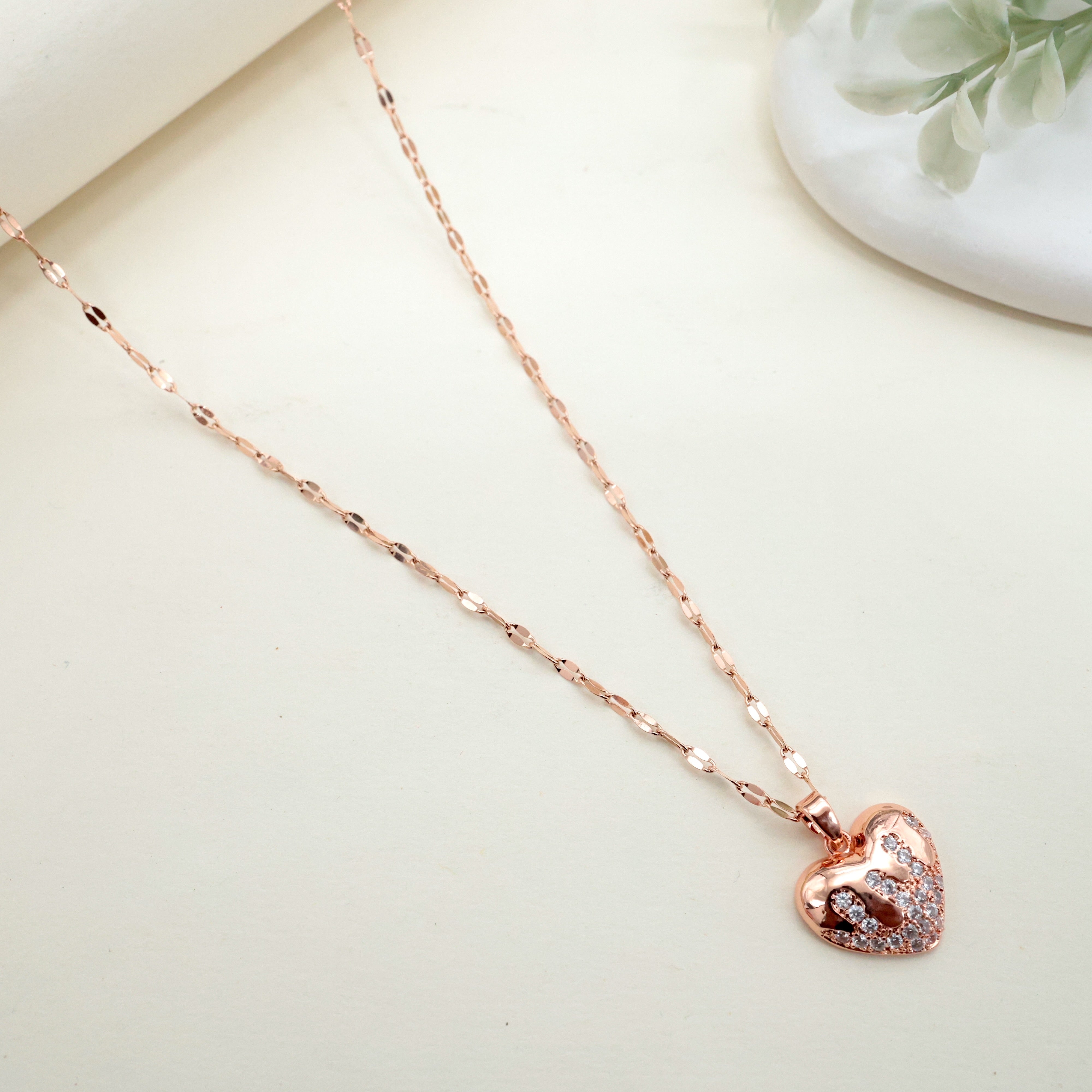 ROSE GOLD TONE ANTI TARNISH SHORT CHAIN - LOVELY HEART