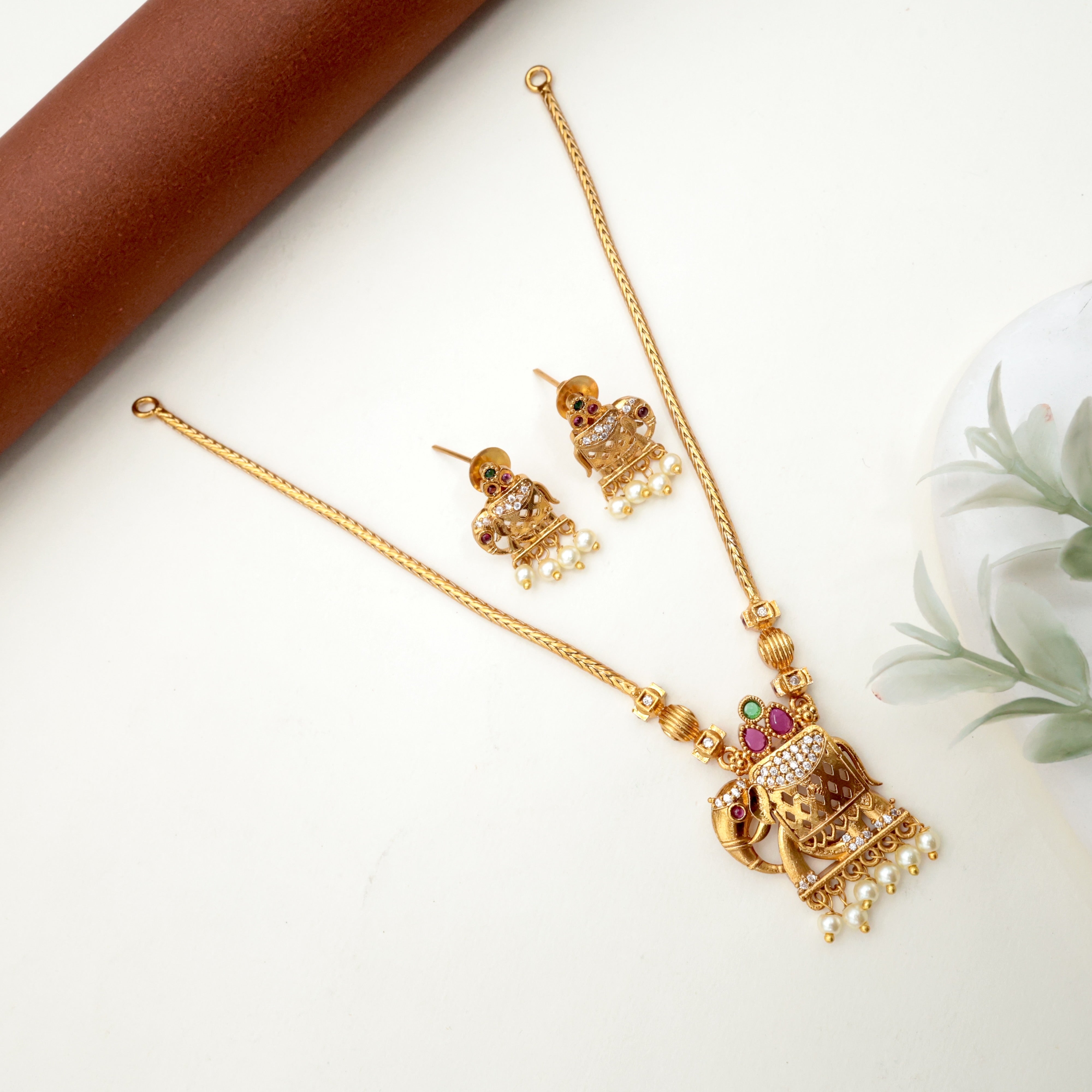 AD Kemp Royal Elephant Pendant Chain