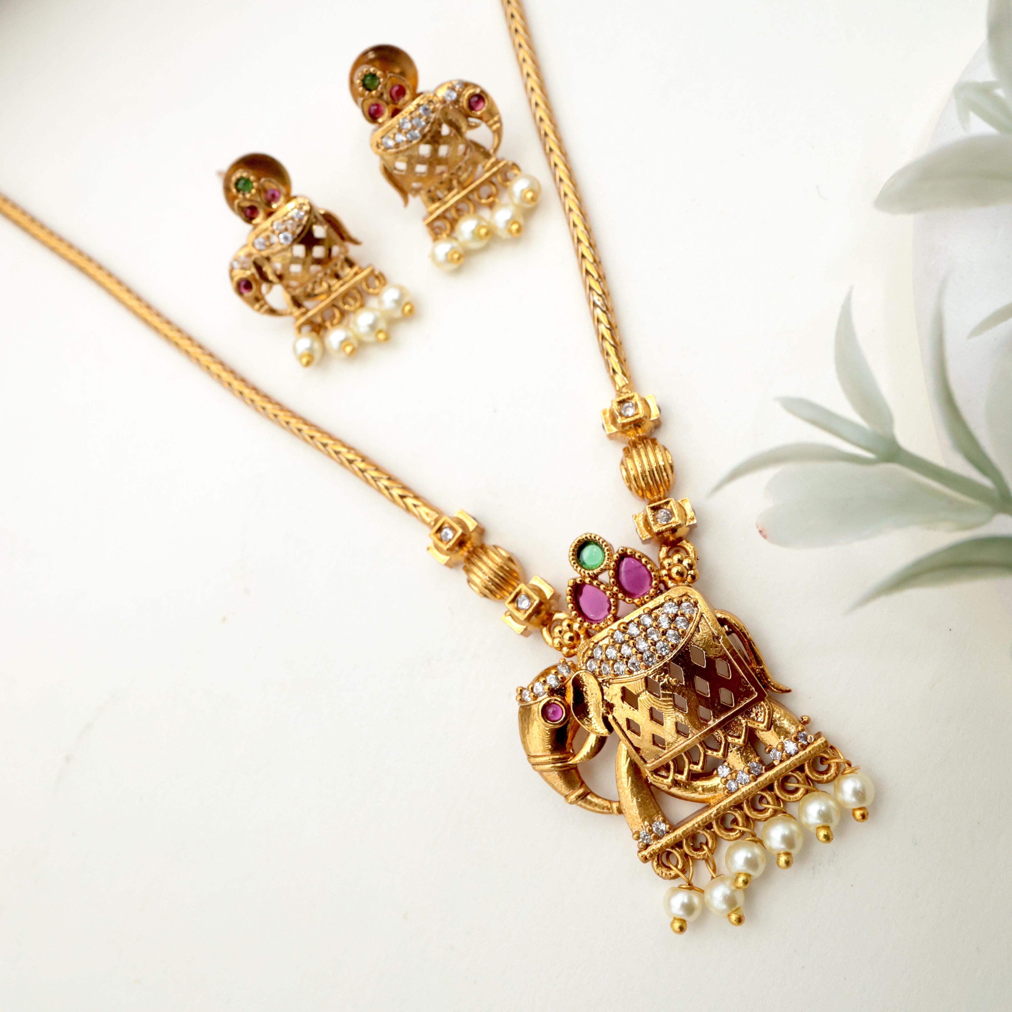 AD Kemp Royal Elephant Pendant Chain