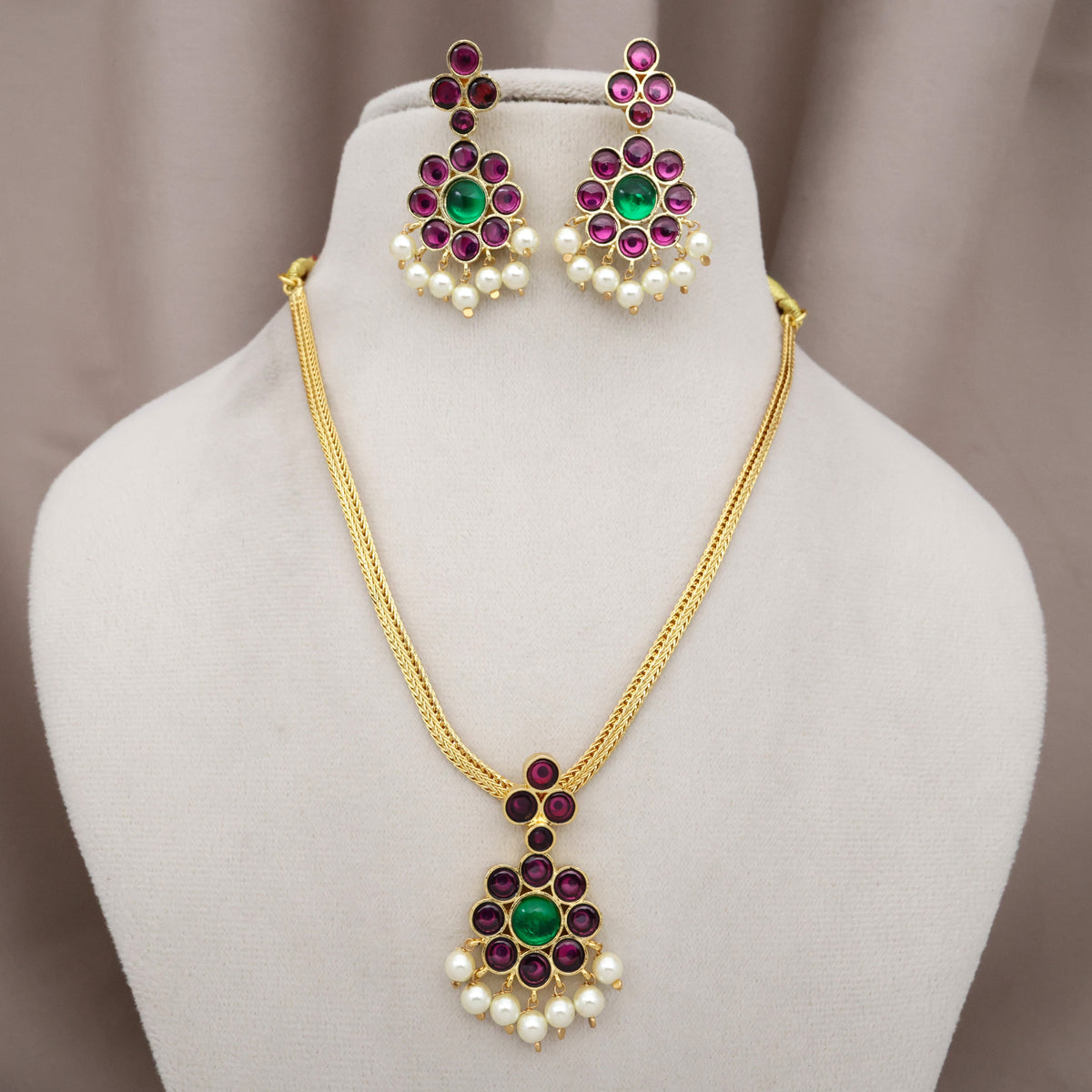 Premium Real Kemp Single Gold Tone Attigai Necklace Set